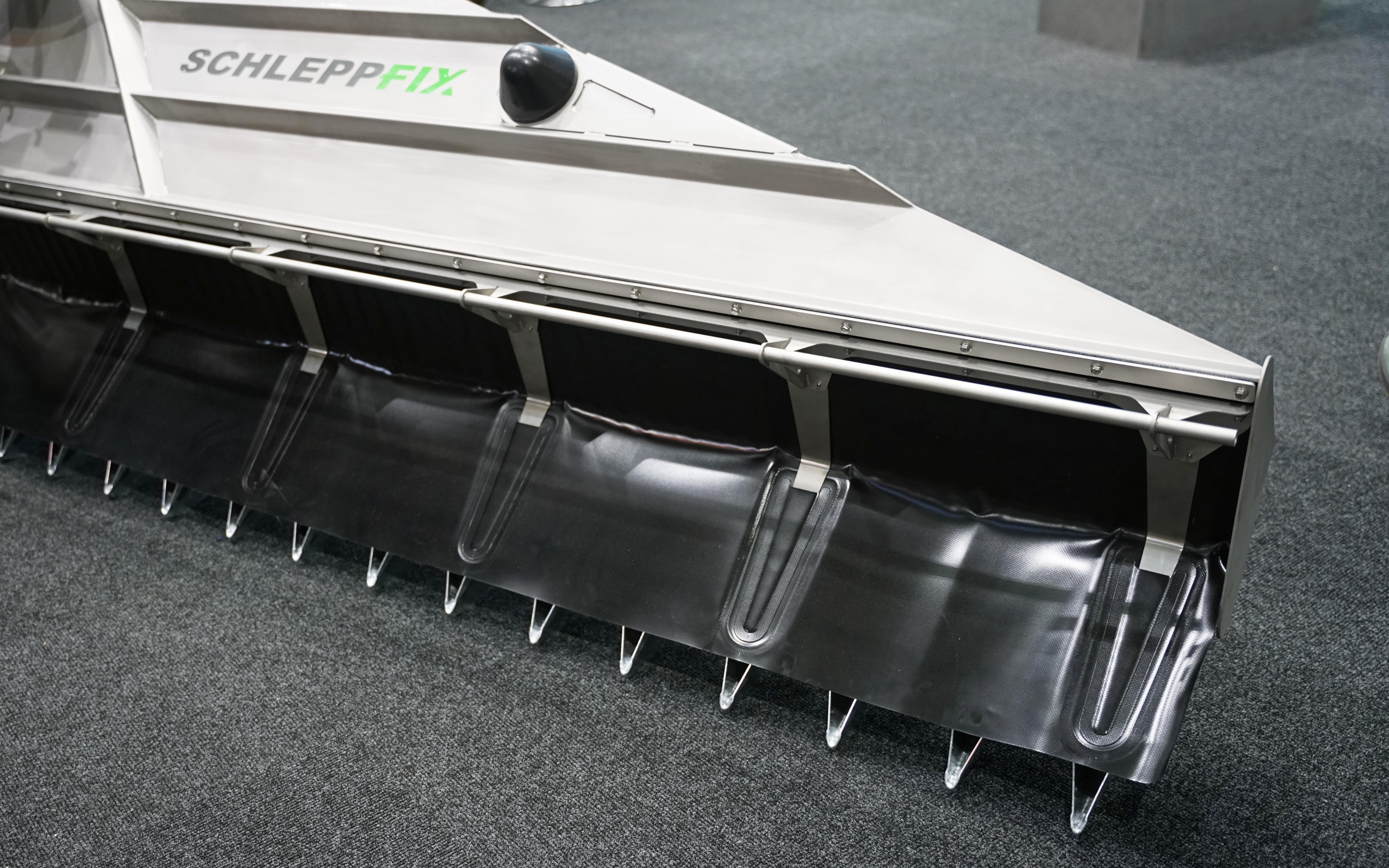 A completely different approach is taken by the Schleppfix distributer from Switzerland