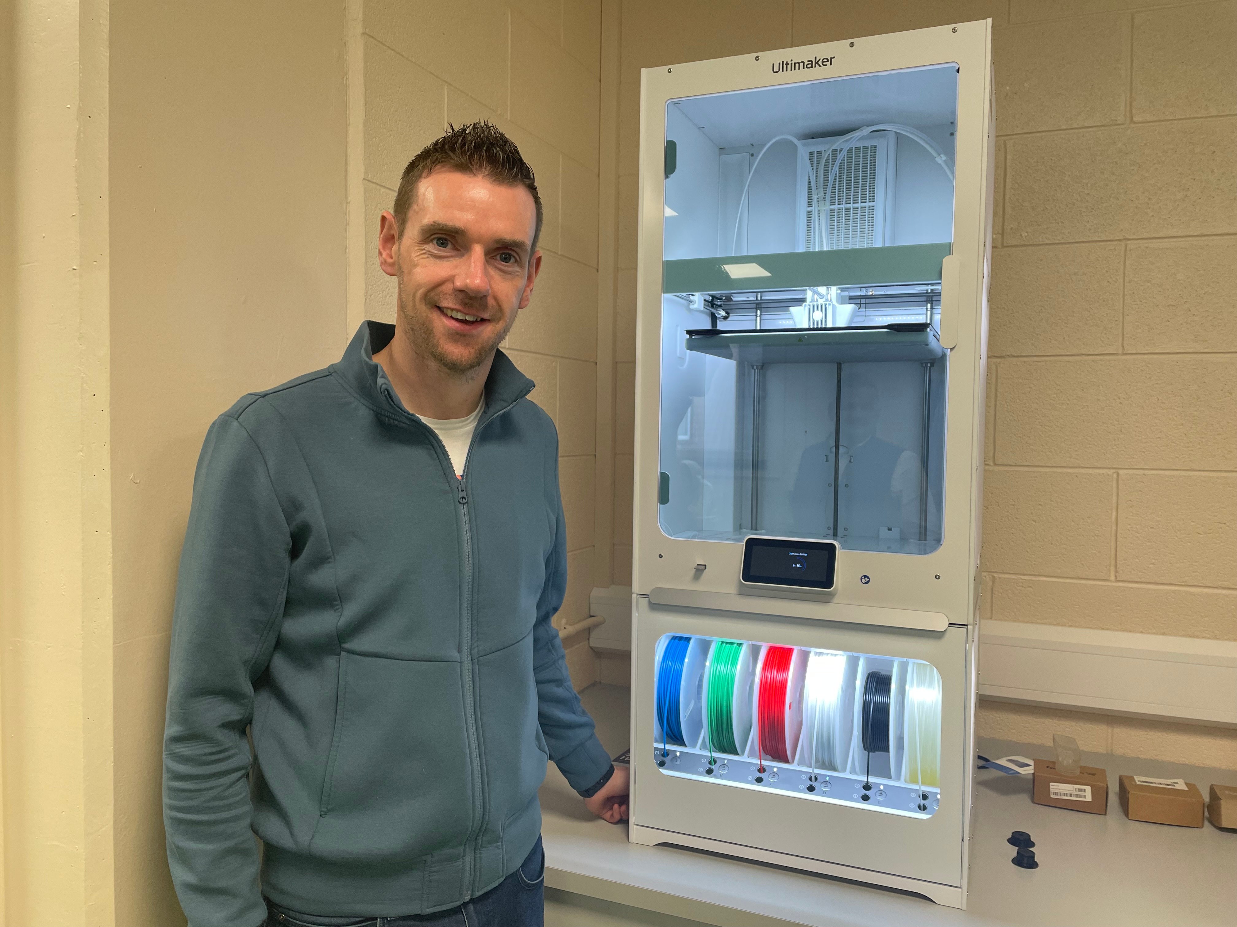 Fionn Foley, MTU engineering lecturer with a 3D printer