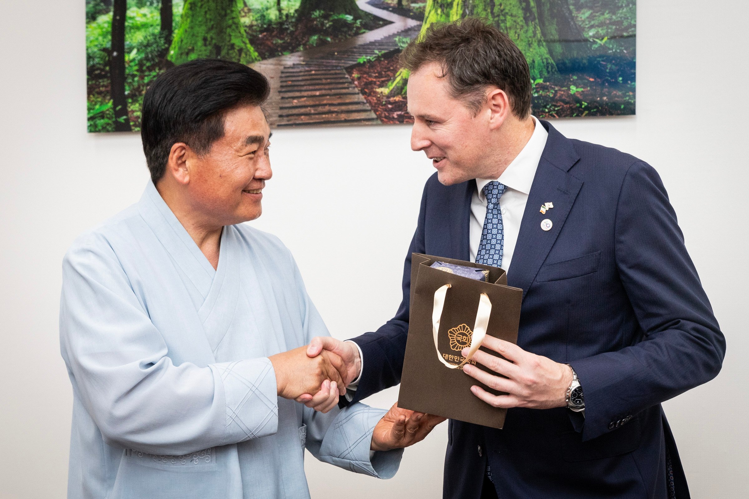 Minister for Agriculture, Food and the Marine Charlie McConalogue meeting with So Byung Hoon during the trade mission earlier this year