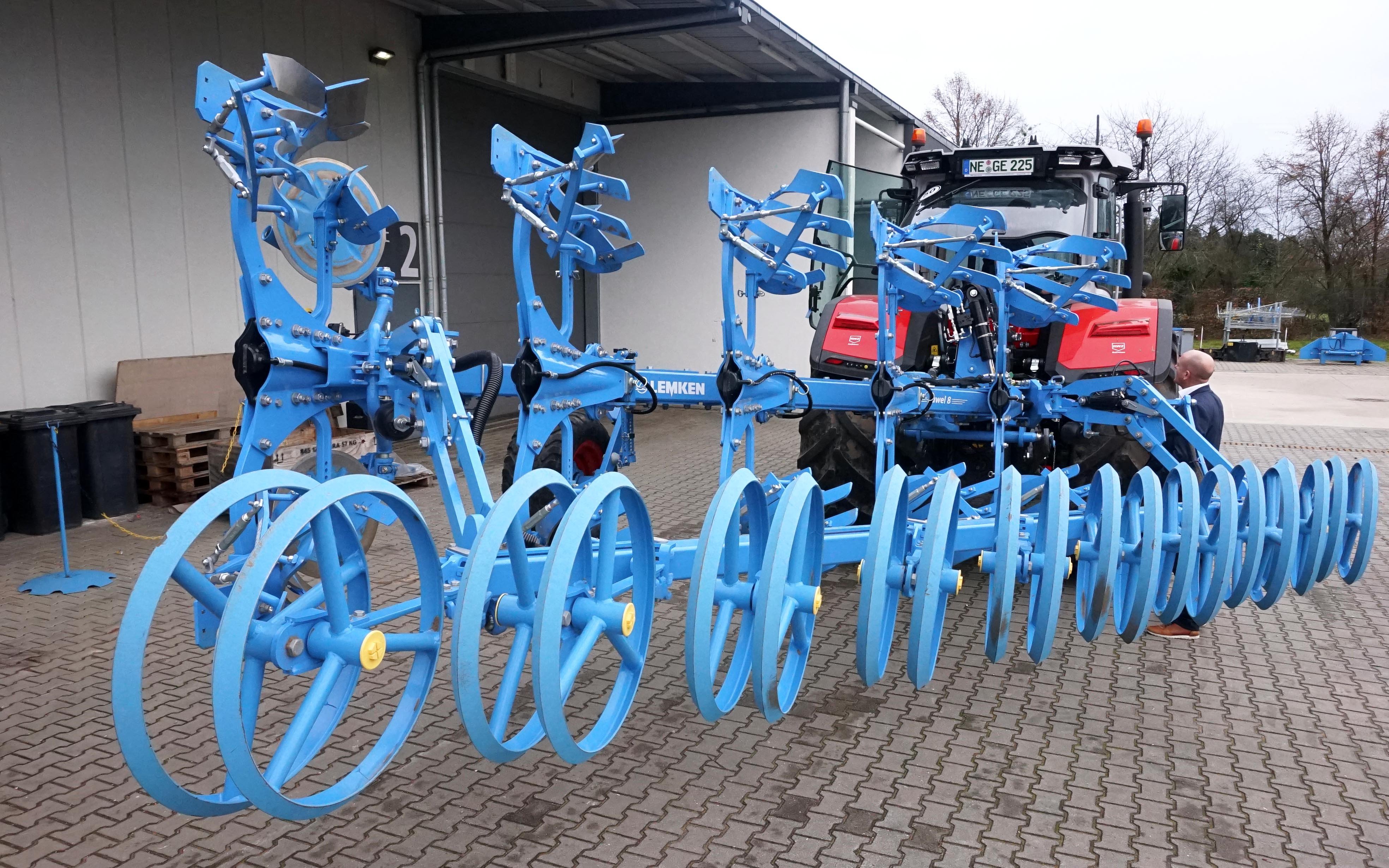 Lemken has no intention of abandoning plough development and has recently launched an integrated plough furrow press