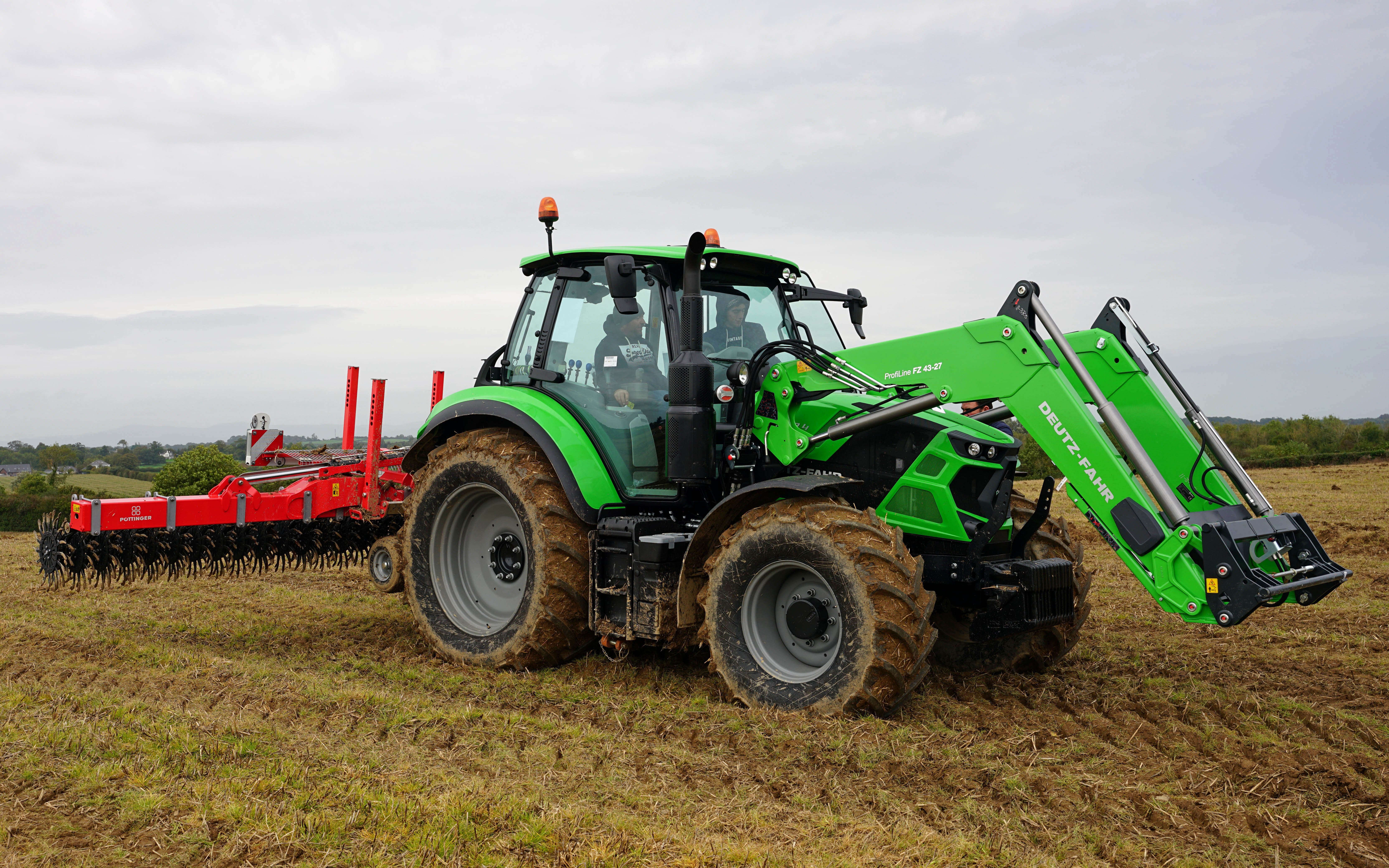 Wintery conditions saw Deutz being demonstrated in the field but the Pottinger Rotocare remained untested in the field