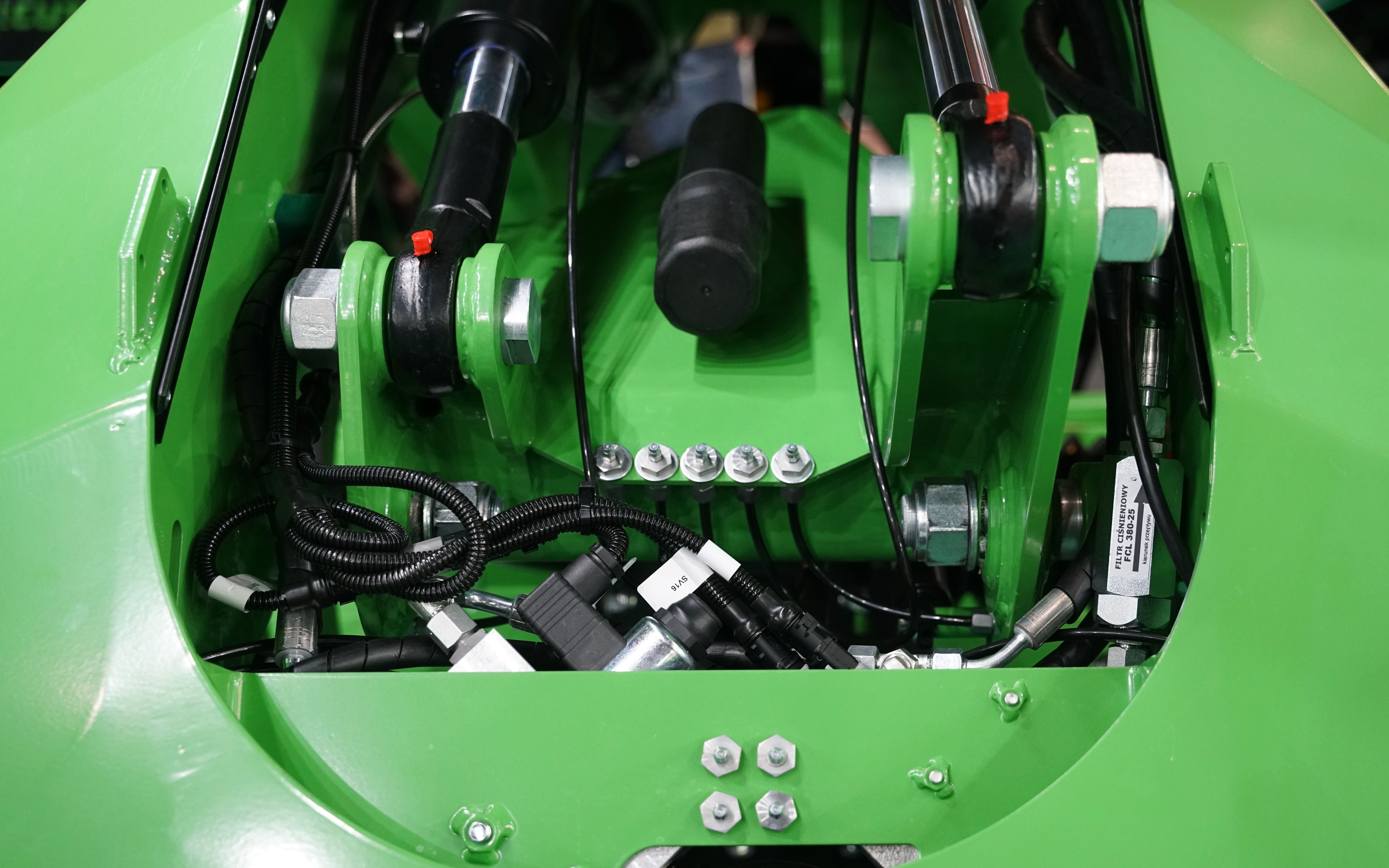 Grade 2 lithium grease is ideal for most farm applications such as the new SaMASZ mowers with a central greasing station