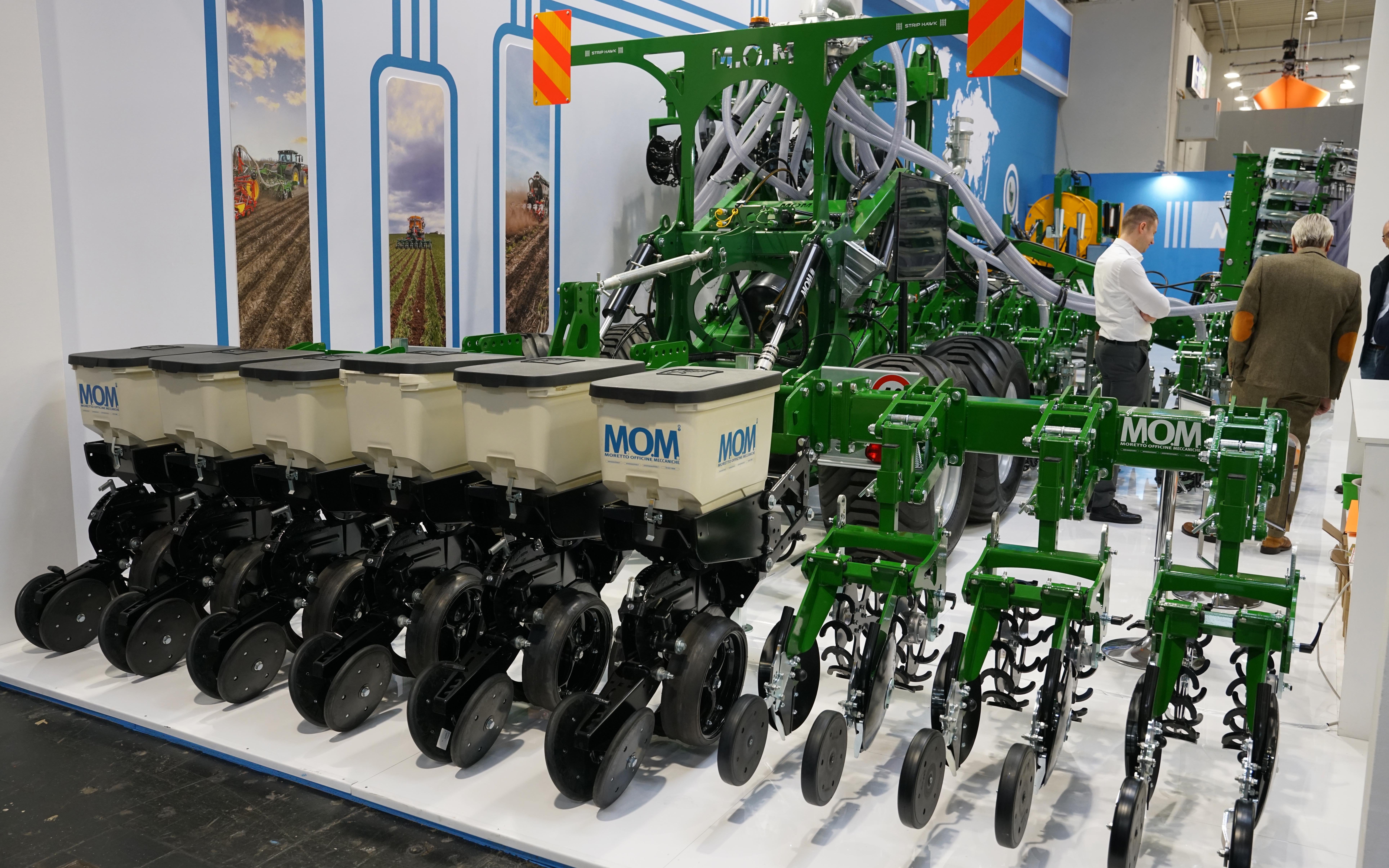 The Strip Hawk Easy can be supplied with or without seeding units