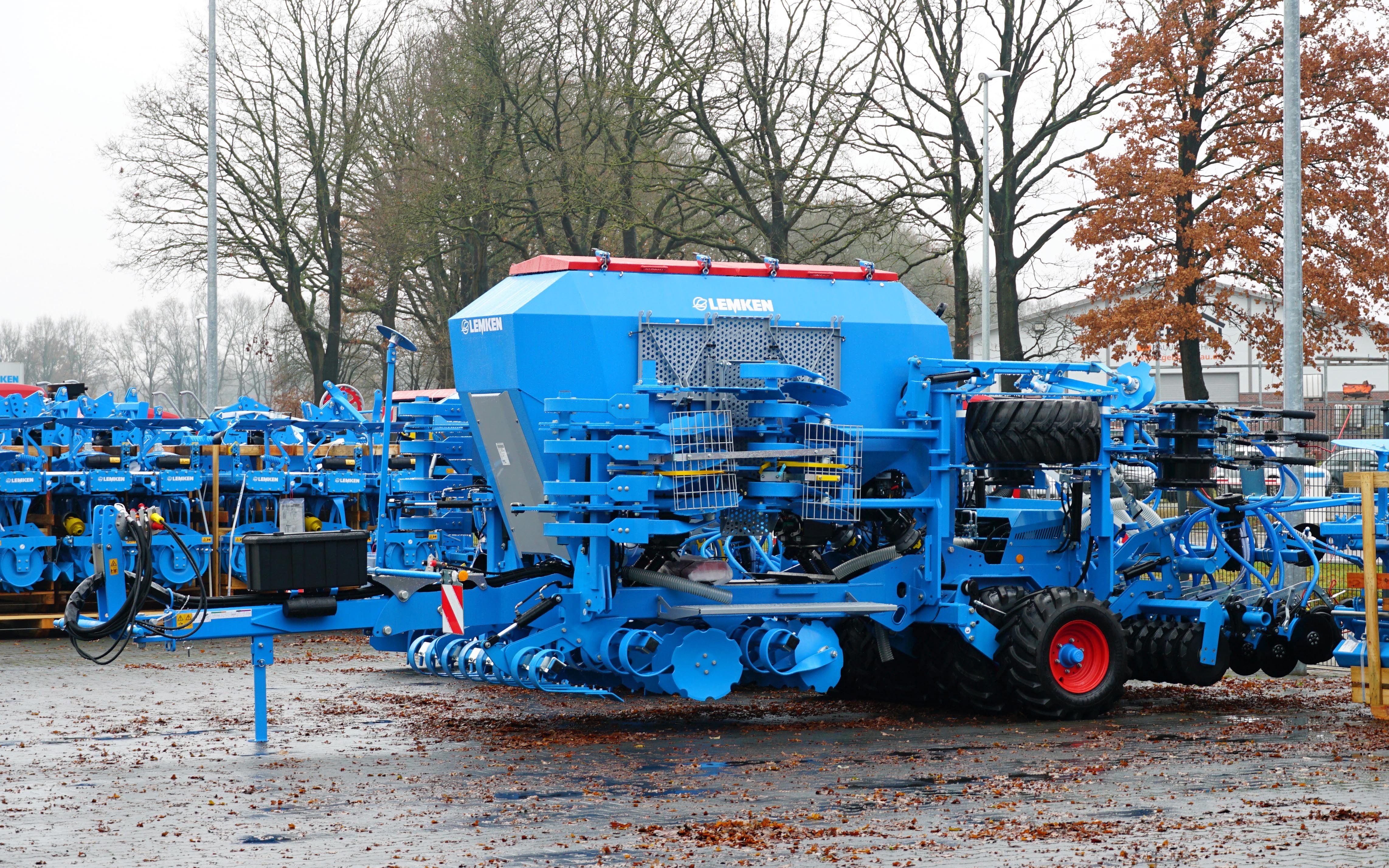 Manufacturing a wide range of flexible tools allowing farmers to adapt to varying conditions and demands is the guiding philosophy of Lemken