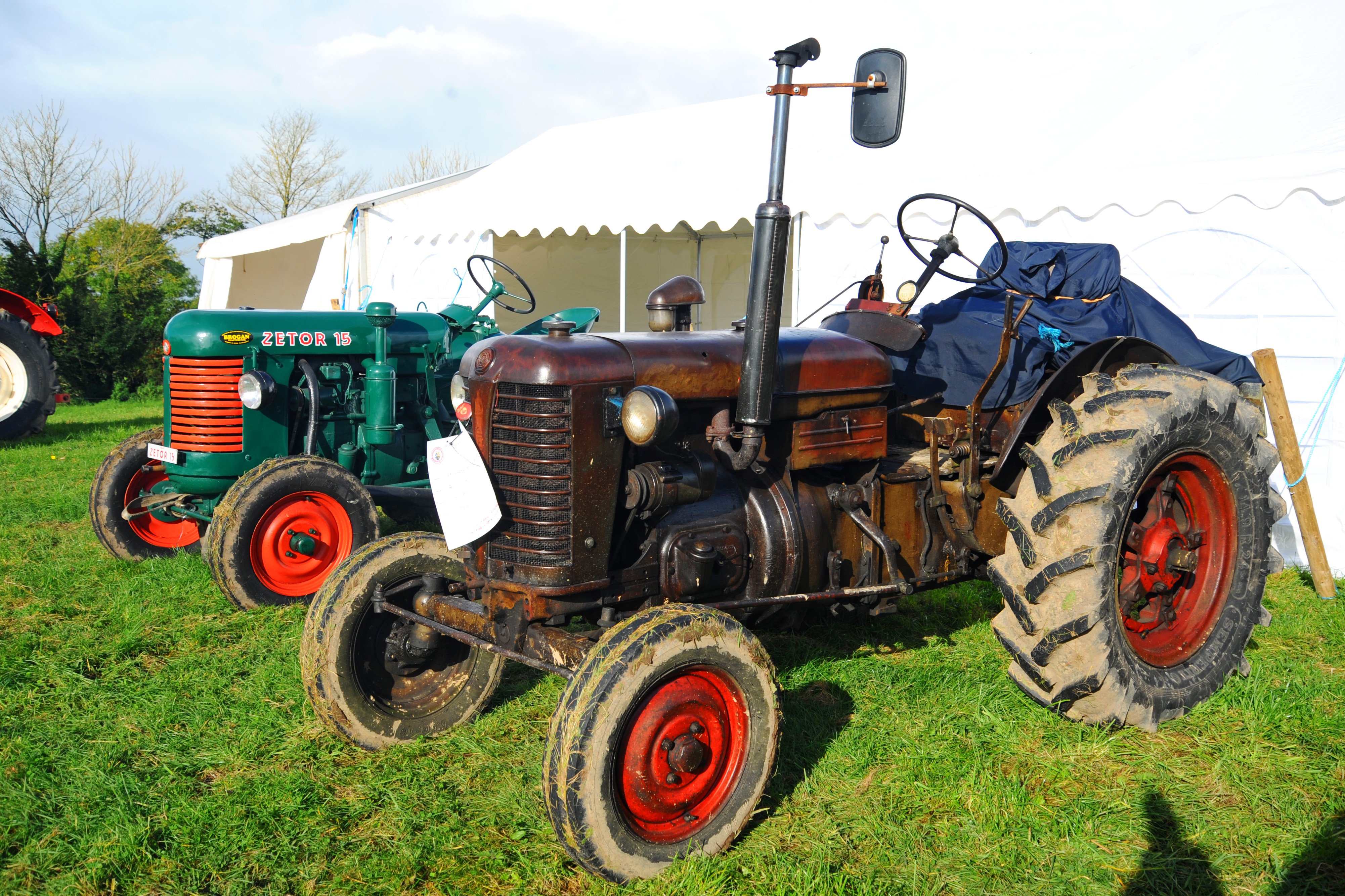 The Zetor 25A was an updated version of the original 25 and displaced production of the Zetor 15