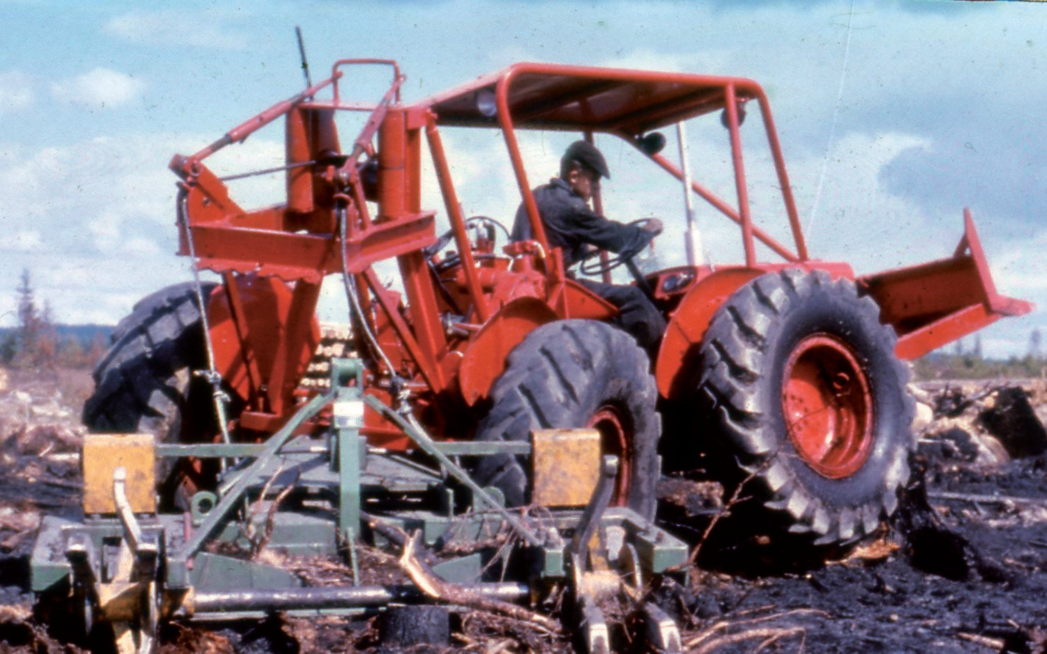 The Valmet 363D was built as a forestry tractor, yet the concept was the same as the MF1200