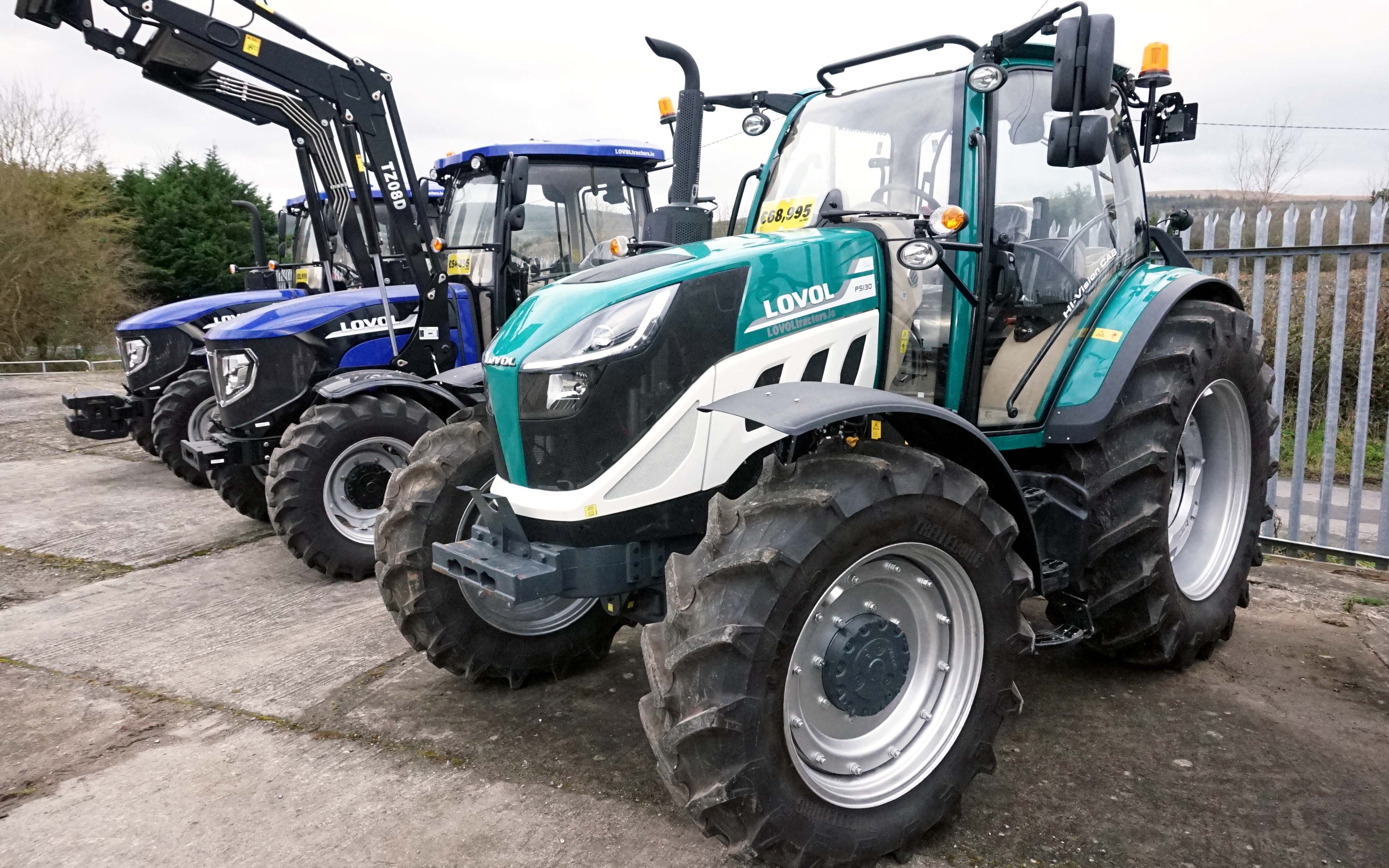 The larger PS 130 models are finished in the distinct livery of Arbos tractors, although Lovol is dispensing with the name