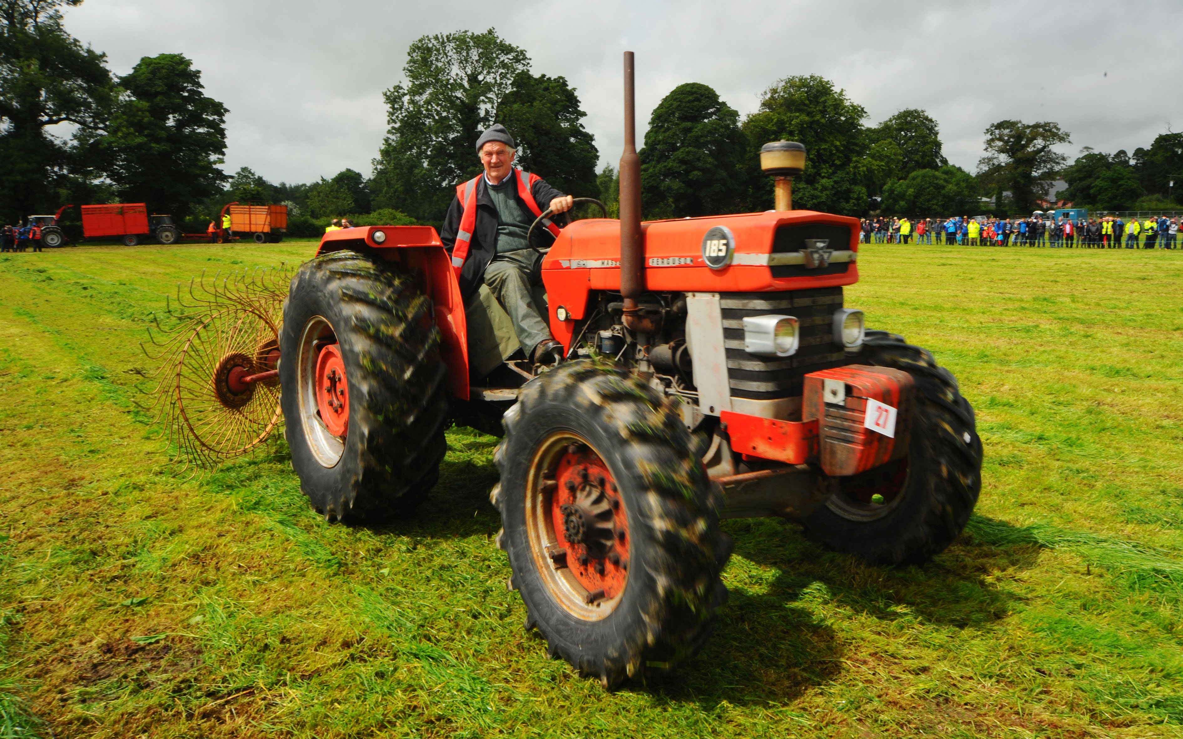 Third party suppliers came up with kits to convert existing tractors to 4WD, although the weight distribution was not ideal