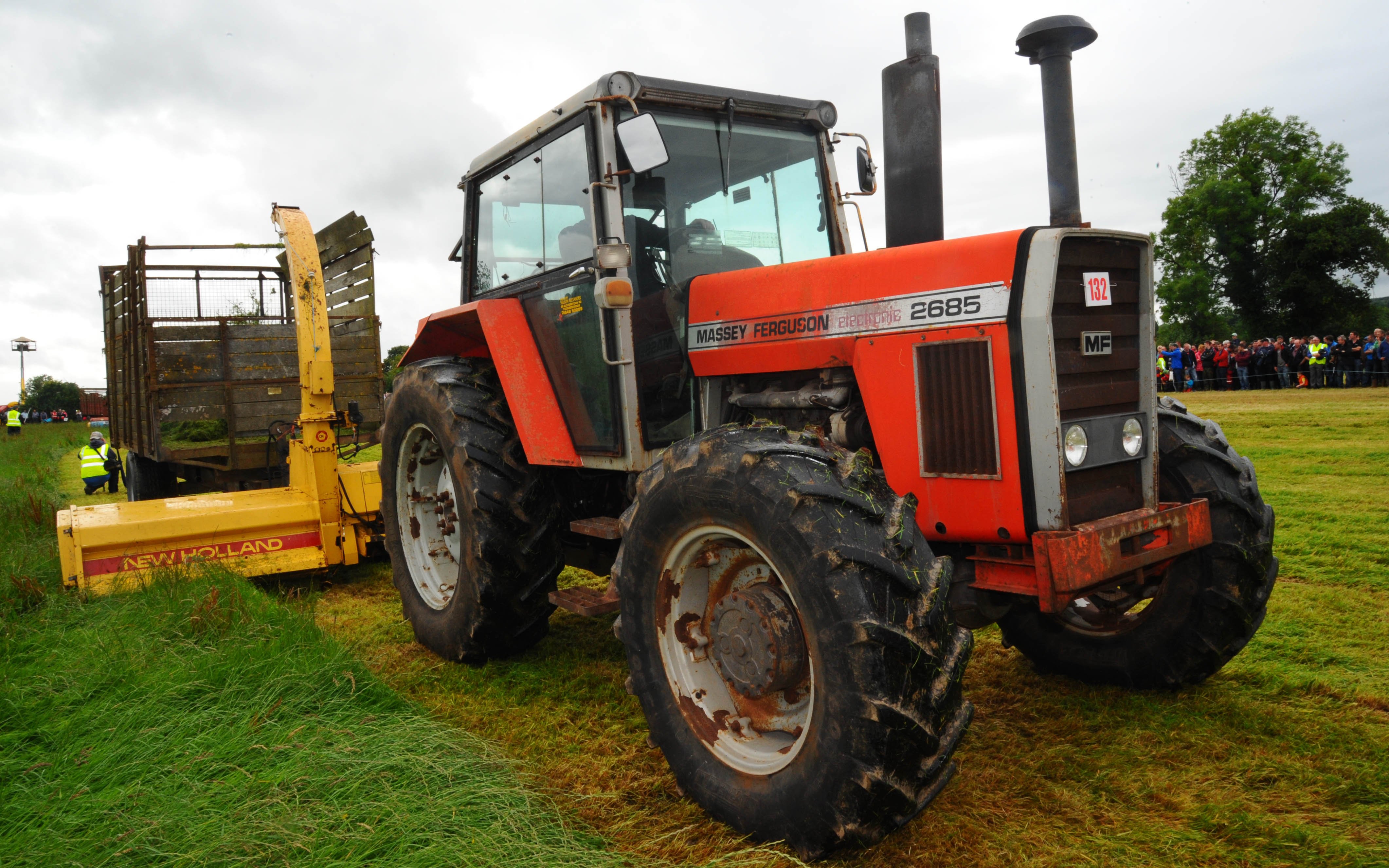 The 130hp MF 2685 from 1985 represented the new tractor type that displaced the MF 1200