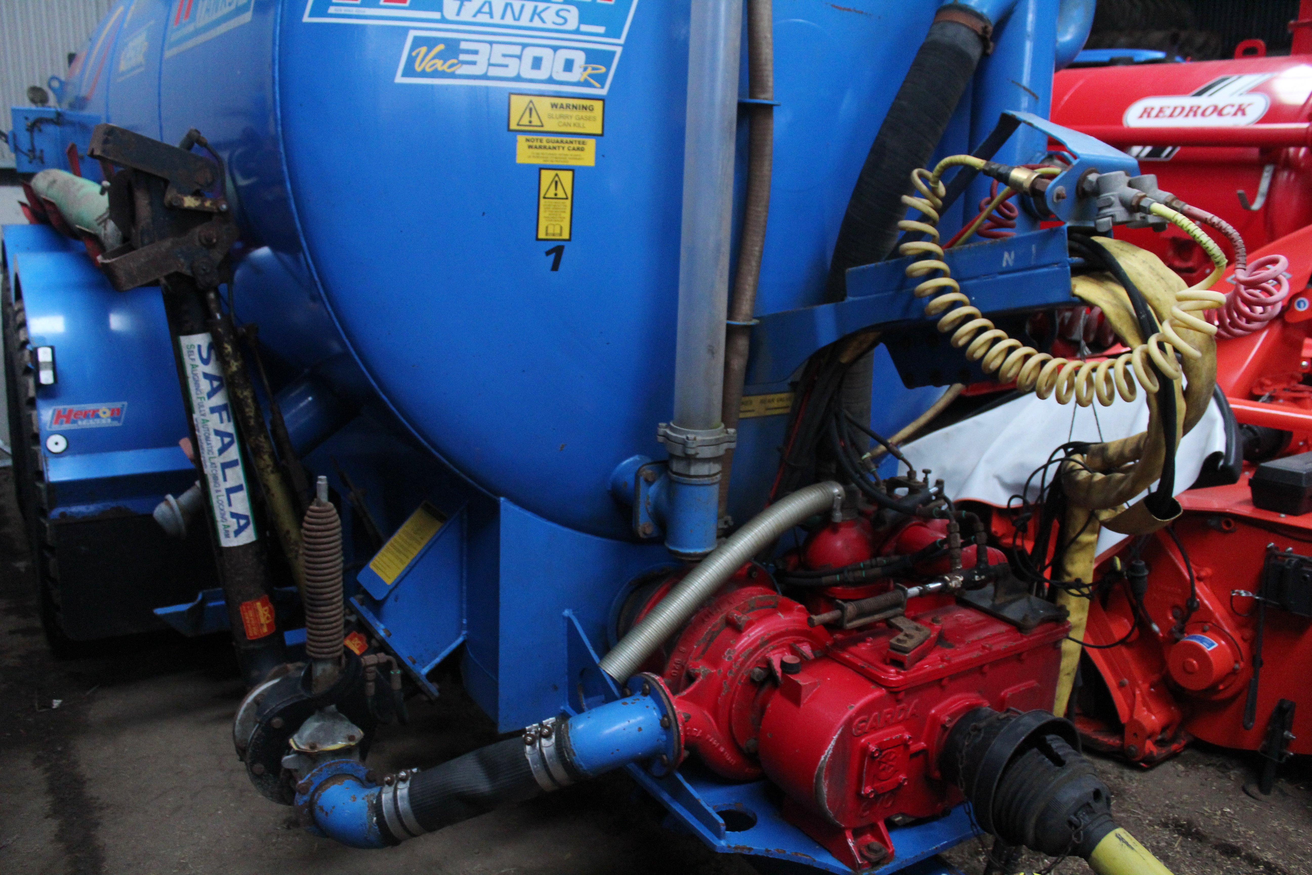 All Russell Brothers' slurry tankers are fitted with a Doda pump and a SAFALLA