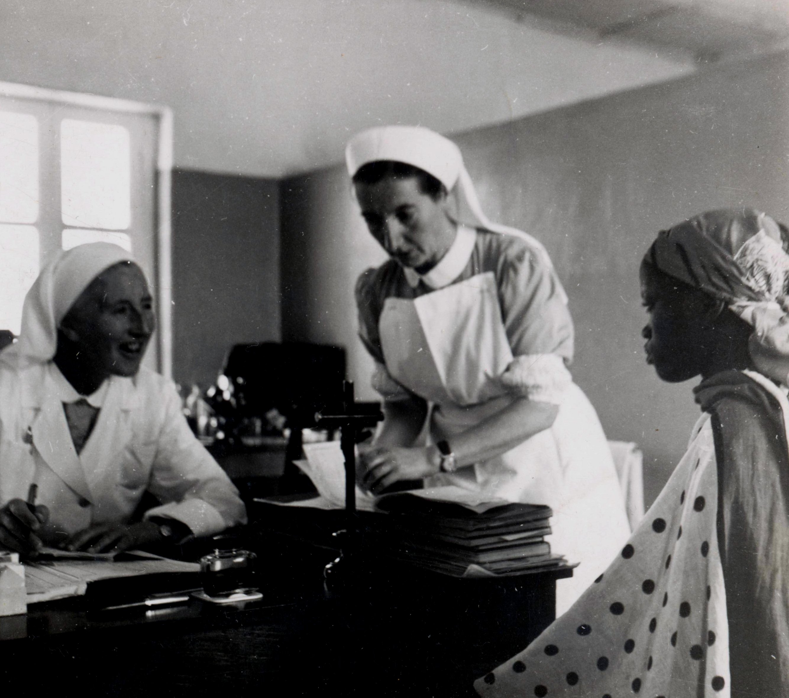 Former Granard GP, Sr. Sybil Magan MMM with a patient in Tanzania in 1960