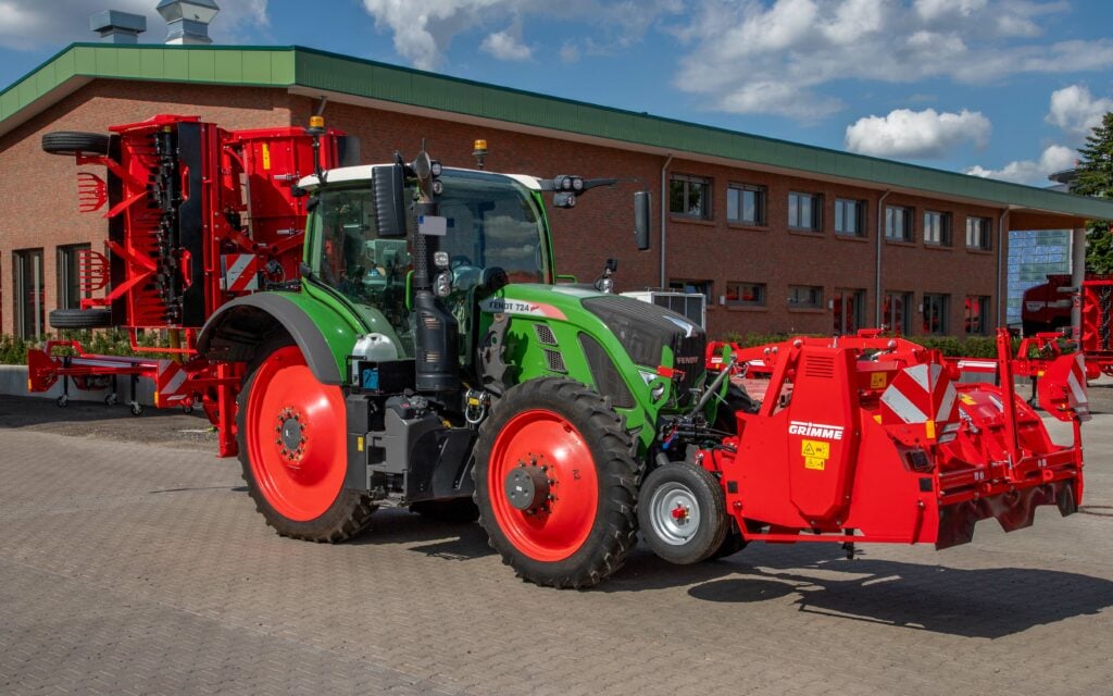 When folded the two and six row combination folds to three metres