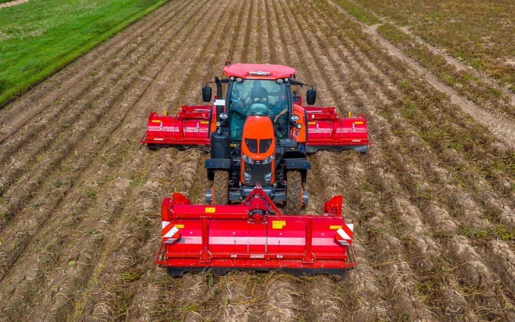 The Grimme Toppa 400 and Toppa 800 units working in combination