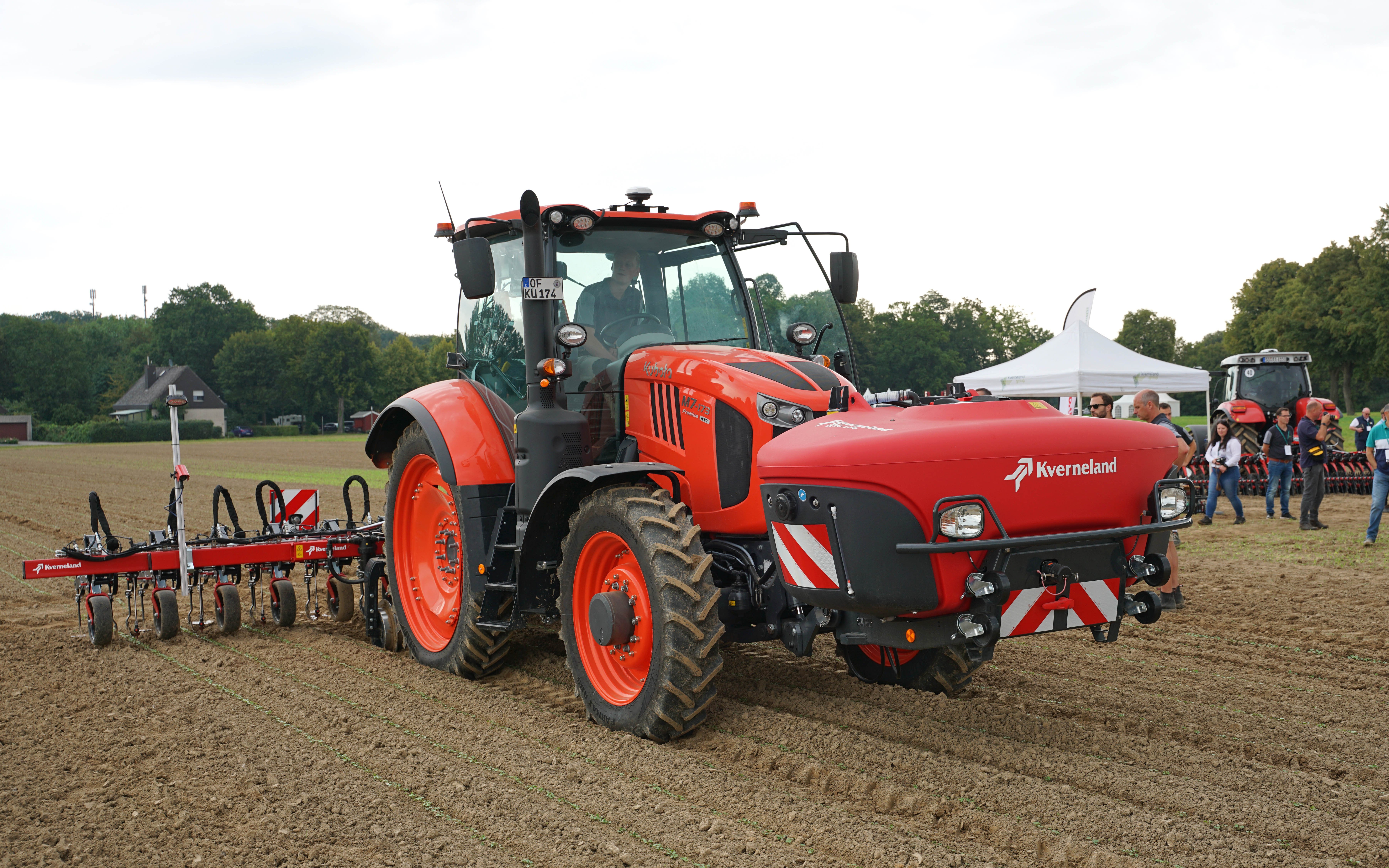 Interrow weeding (2023).Technology in the form of GPS and row recognition have taken the backache out of the job