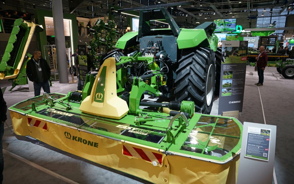The familiar green or blue liveries were last seen at Agritechnica. There will be a shared grey paint scheme from now on