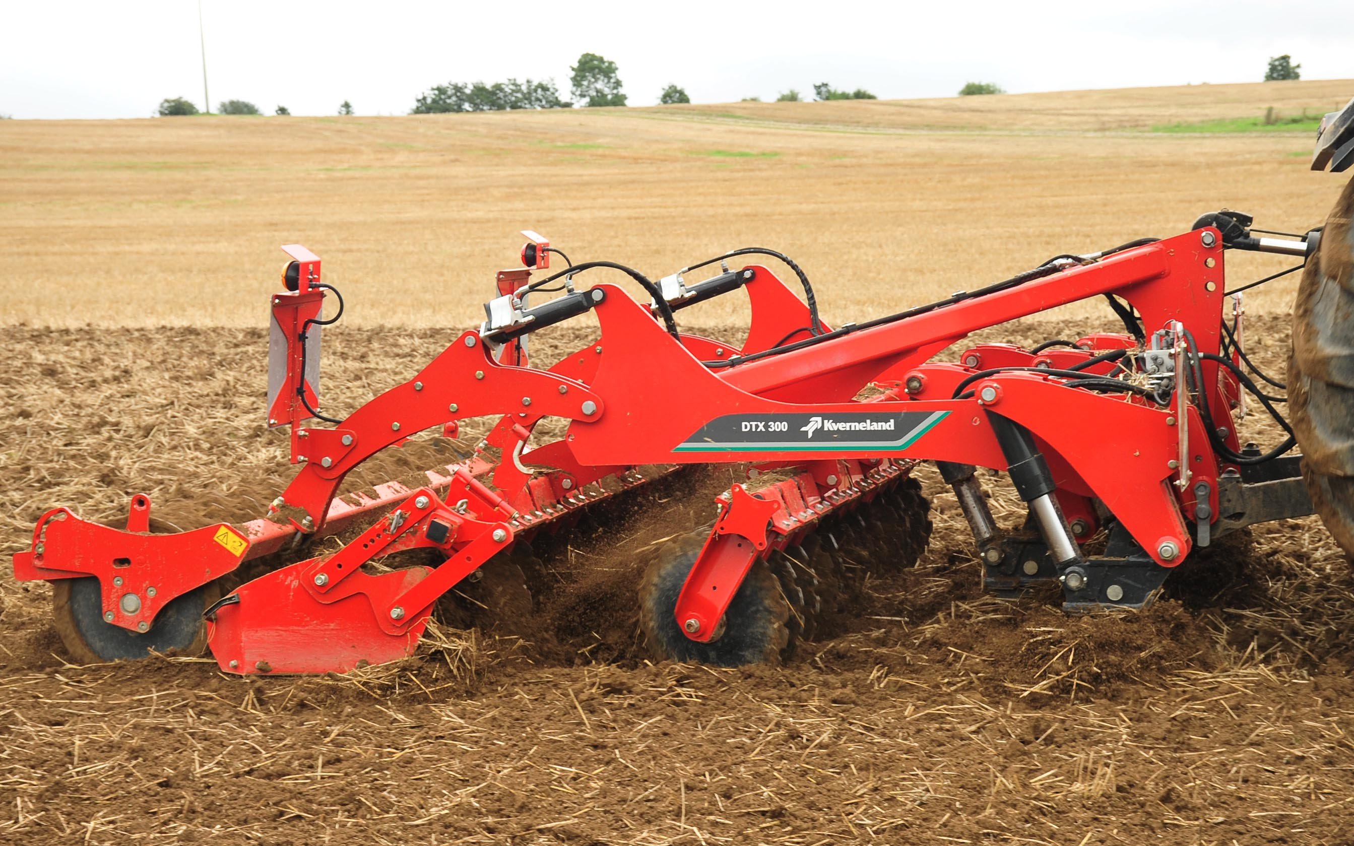 The one pass DTX cultivator can work at just 2cm
