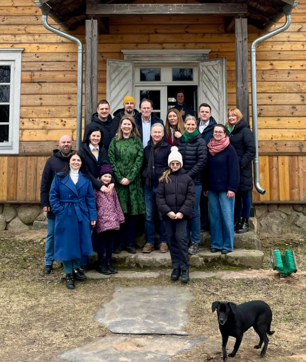 Minister Hackett visiting the Martinelis family Source: @pippa_hackett