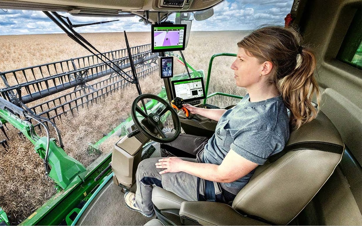 The new S7 cab is packed with the latest John Deere technology