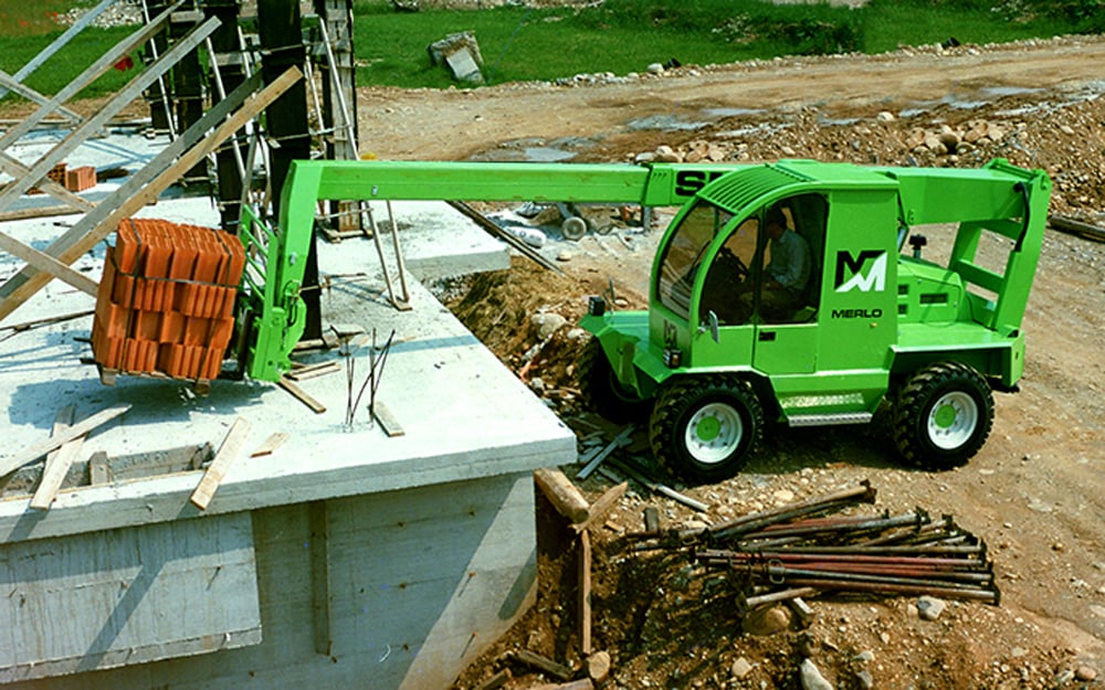 The SM30 of 1981 was the company's first foray into the telehandler market.