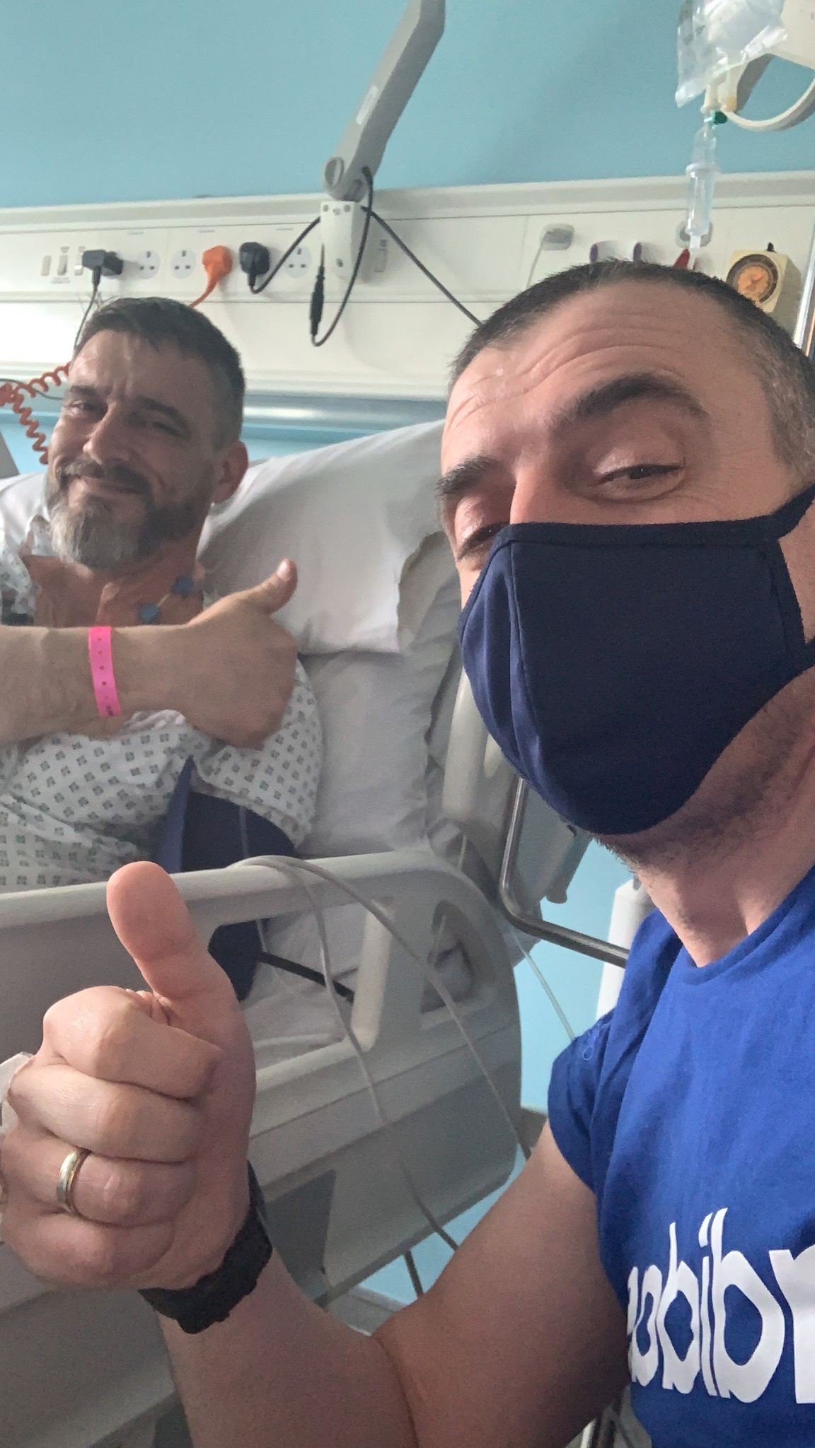L-r: Brothers Joe Cott and his kidney donor brother, Michael Cott (right) at Beaumont Hospital. Image source: Irish Kidney Association