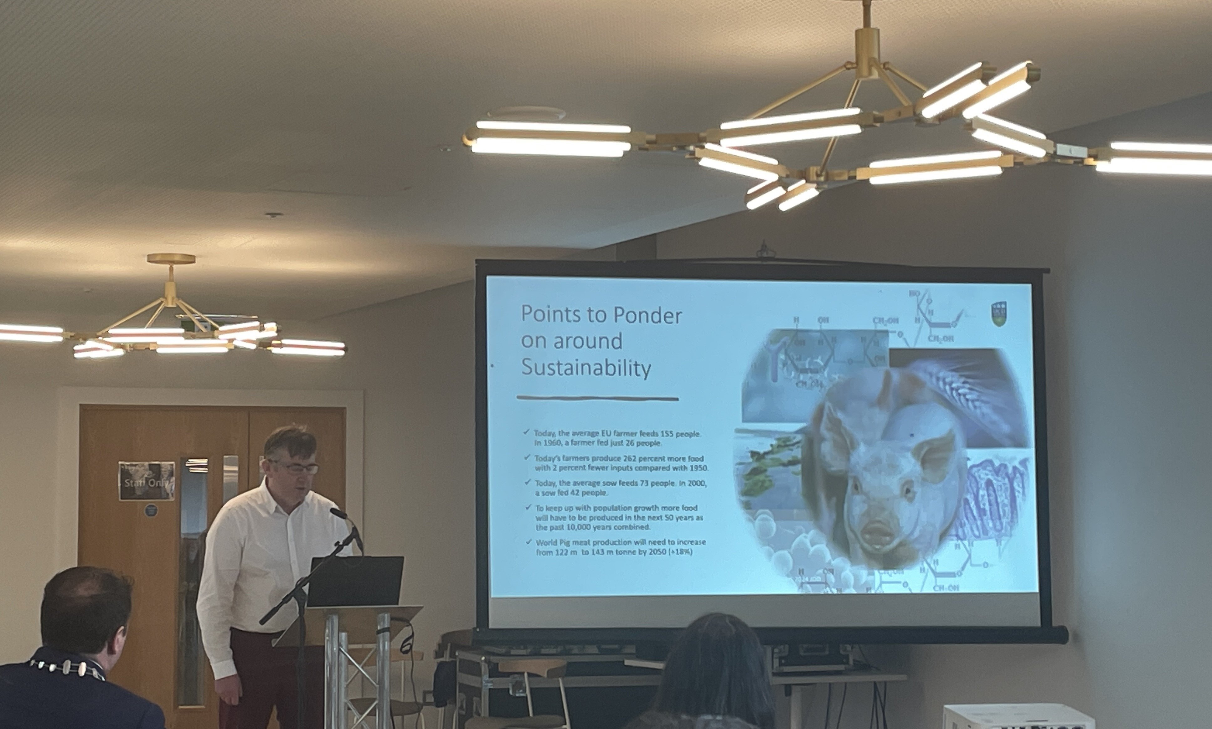 Prof. of monogastric nutrition, John O’Doherty speaking at the Irish Pig Health Society Symposium