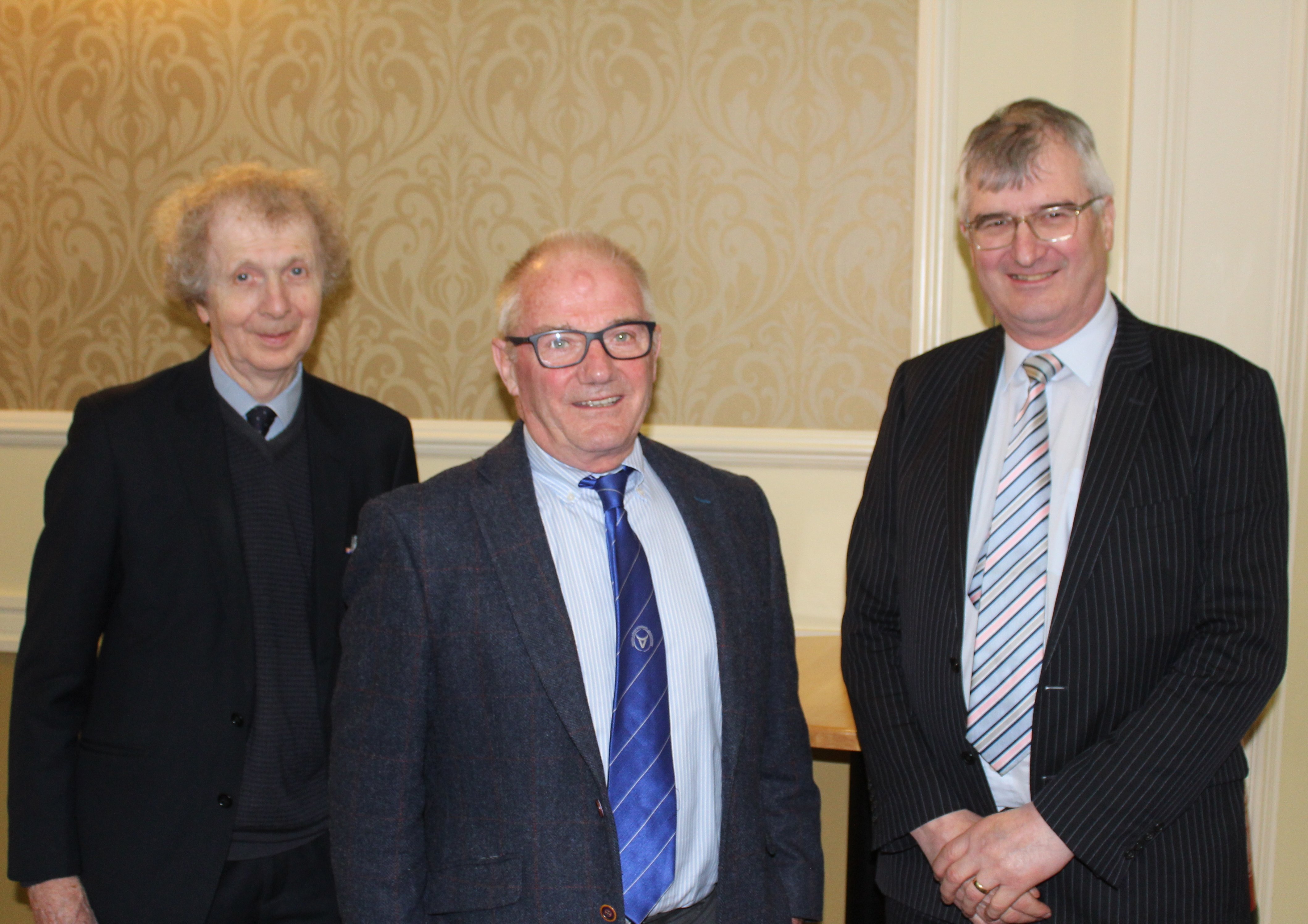 (L-R) Brian Walker, Pedigree Cattle Trust, Dick Sibley, veterinarian and Tom Elliott MLA