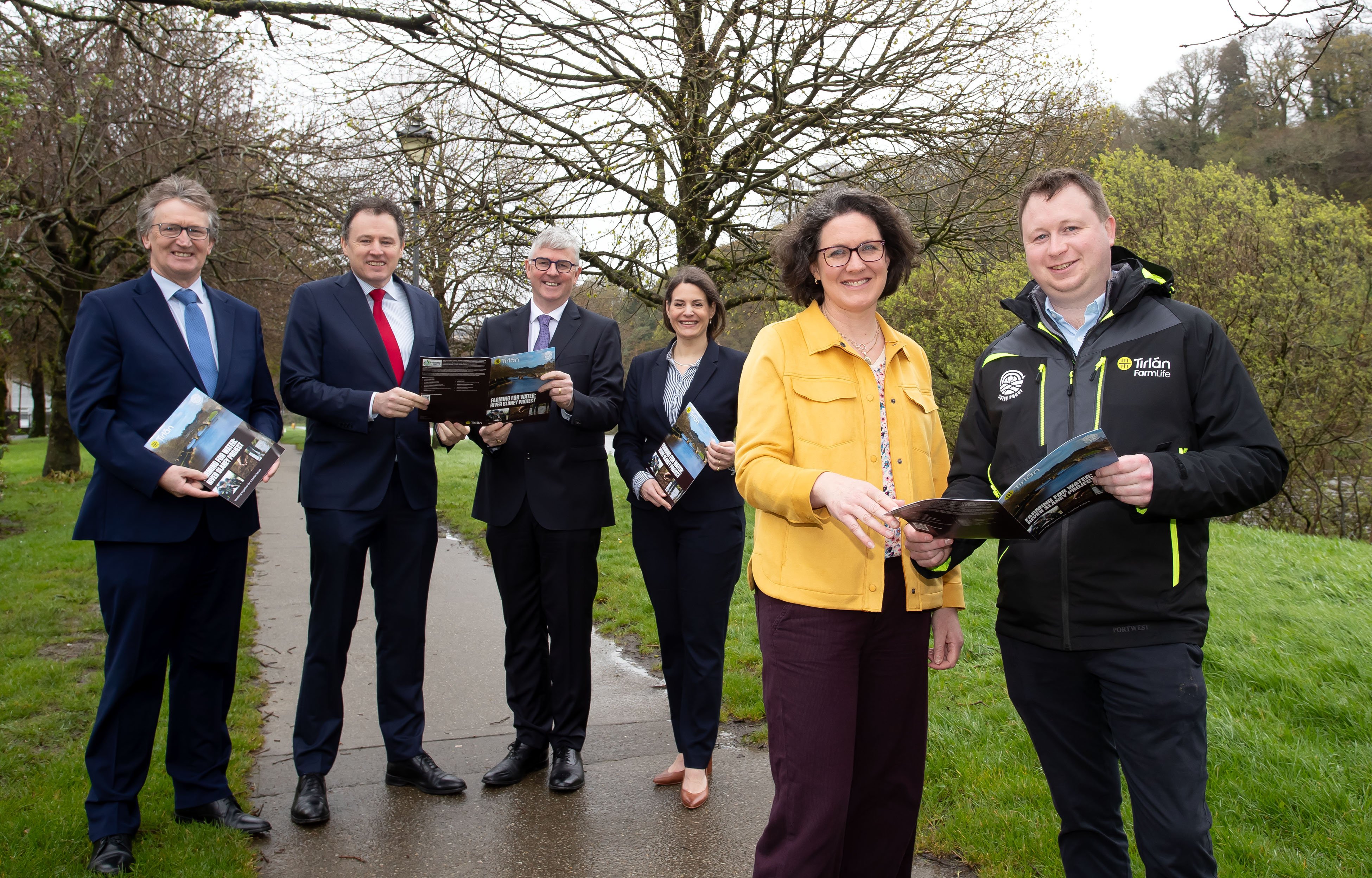 Pictured at the launch on the Slaney riverbank were: (l-r) John Murphy Tirlán chair, Minister for Agriculture, Food and the Marine, Charlie McConalogue, Jim Bergin Tirlán CEO, Dr Lisa Koep, Tirlán, Cheryl Poole, dairy farmer and Mathew Moylan, Tirlán. Image Source: Mary Browne