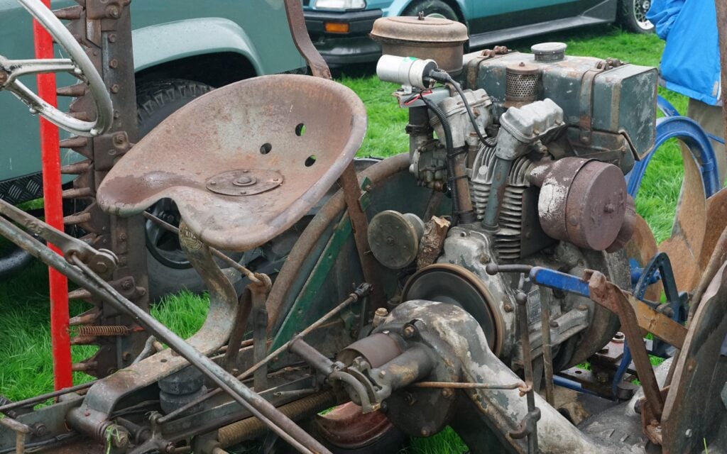 Health and safety was not the foremost concern at Kiva as the clutch, drive, belt PTO and dynamo are all in the open