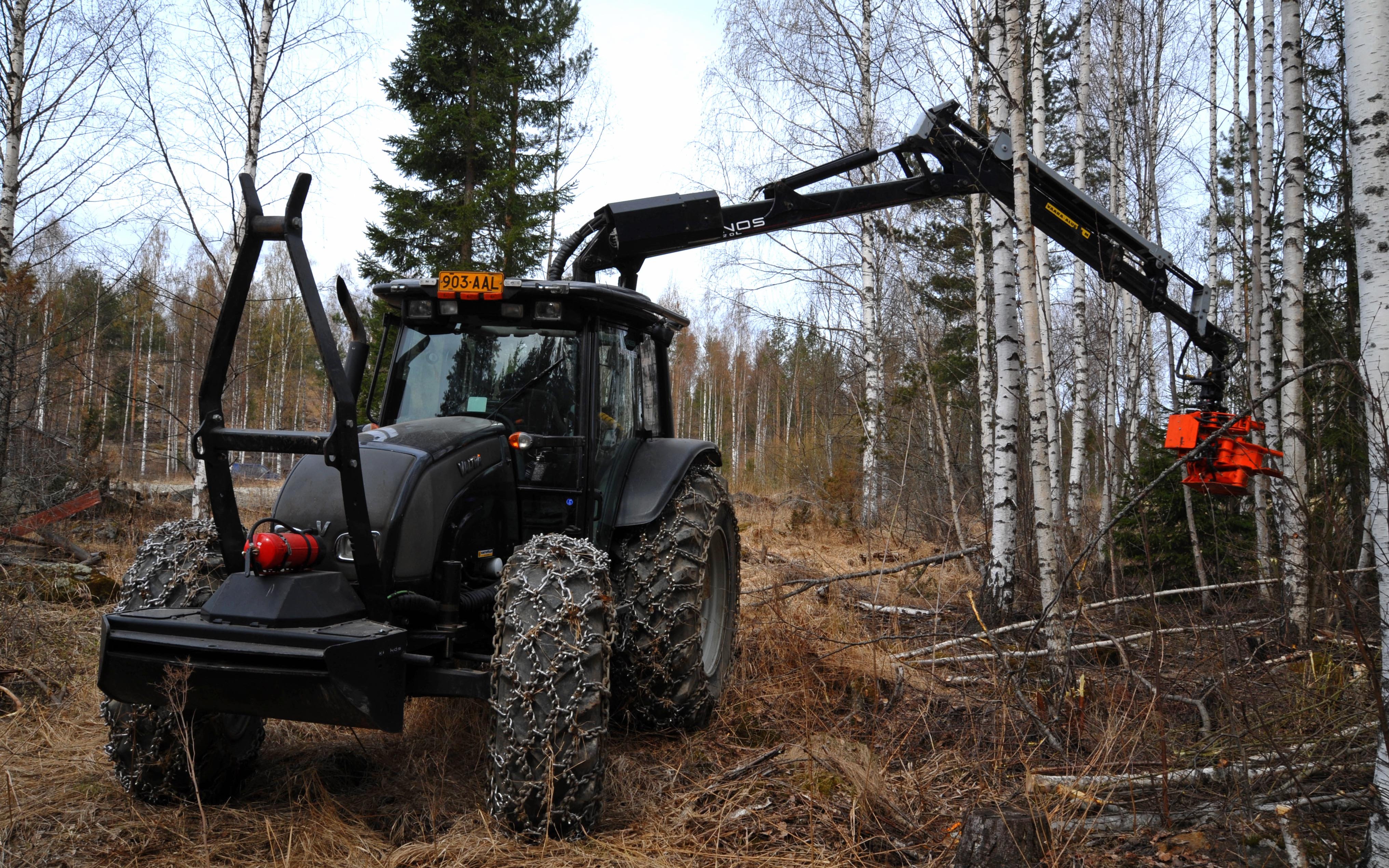 Nordic farming will often involve forestry work where enhanced stability will be appreciated