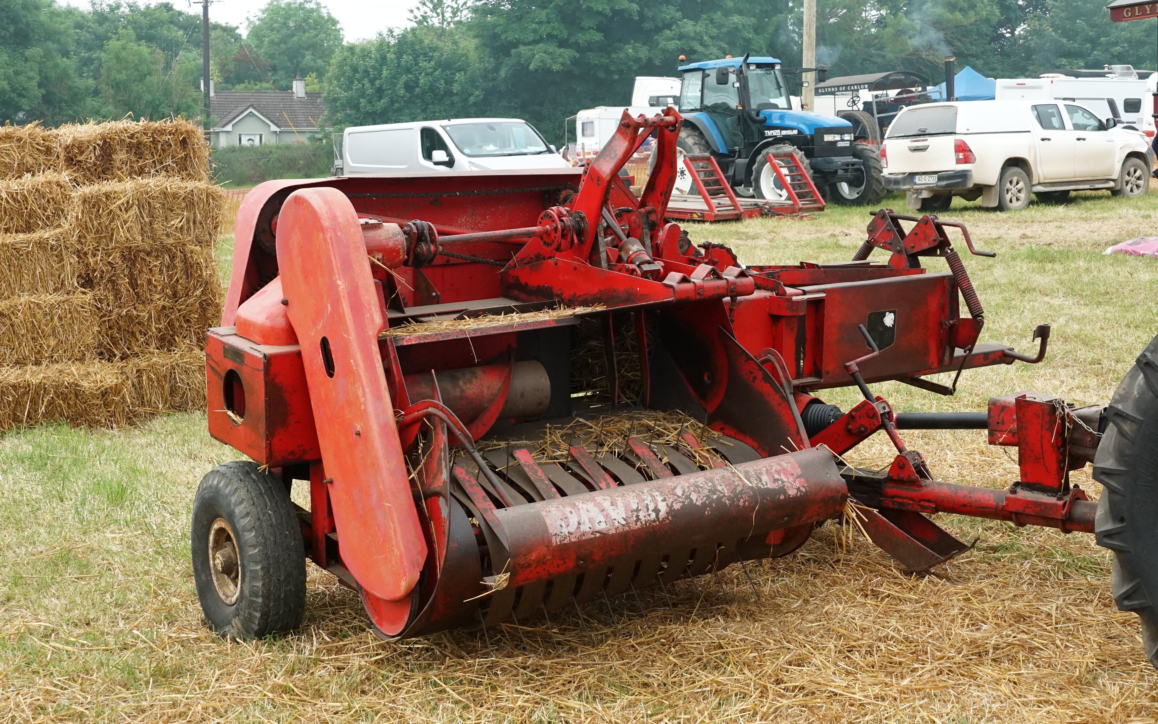 The David Brown baler pushed bales out to the left rather than behind, thus ensuring the bales had to be handled manually
