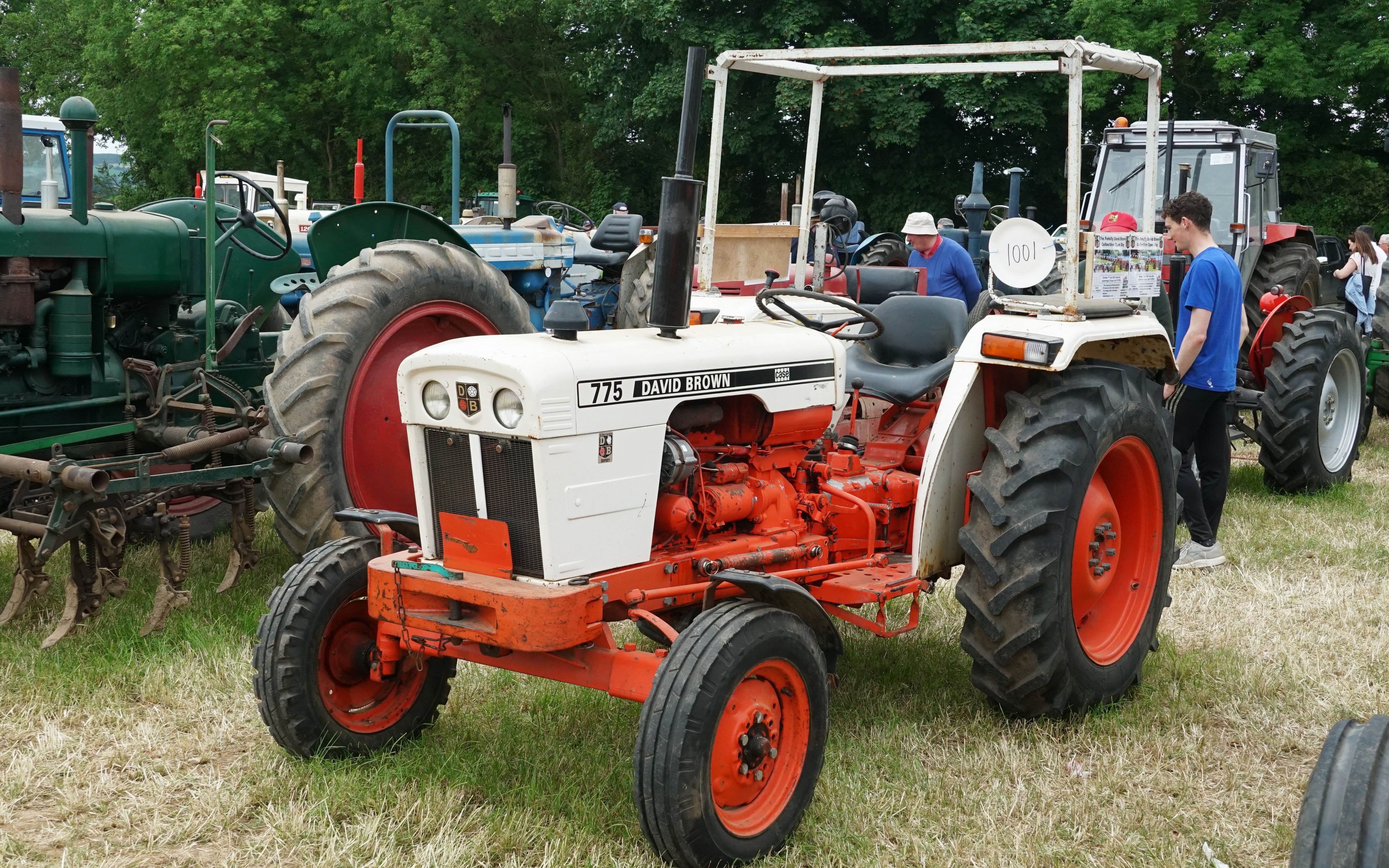 The front mudguards and elongated appearance of the 775 marks it out as a tractor destined for the continental market