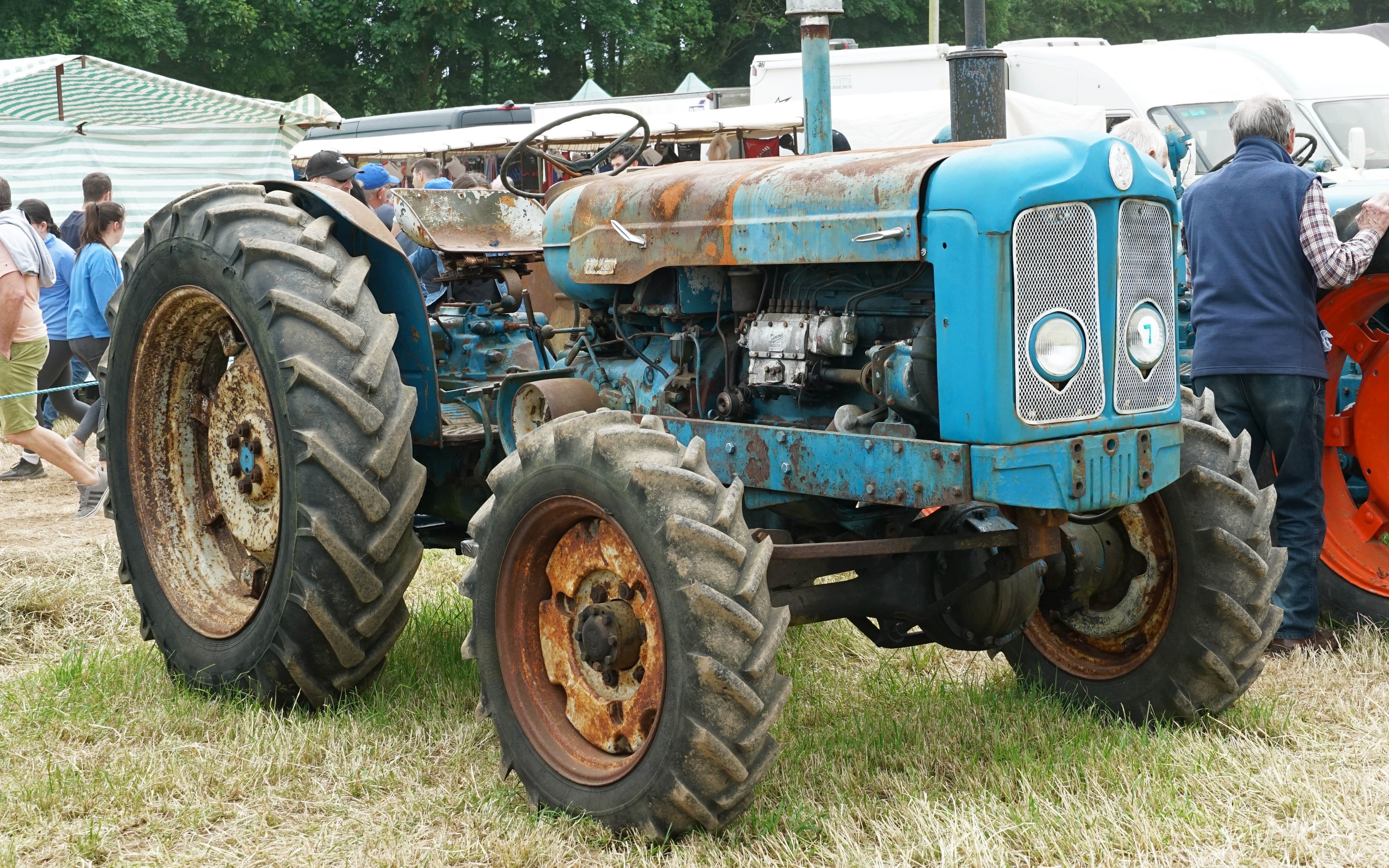 This Fordson Major conversion gave no obvious clues as to who undertook it