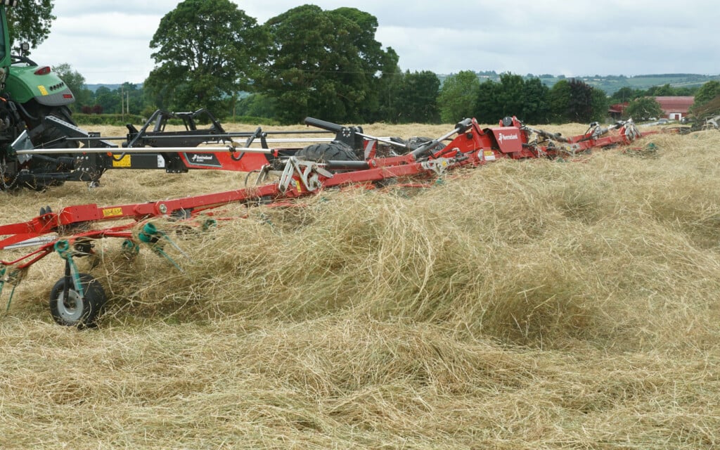 The boom is said to be flexible across its whole width to enable the rotors to follow ground contours