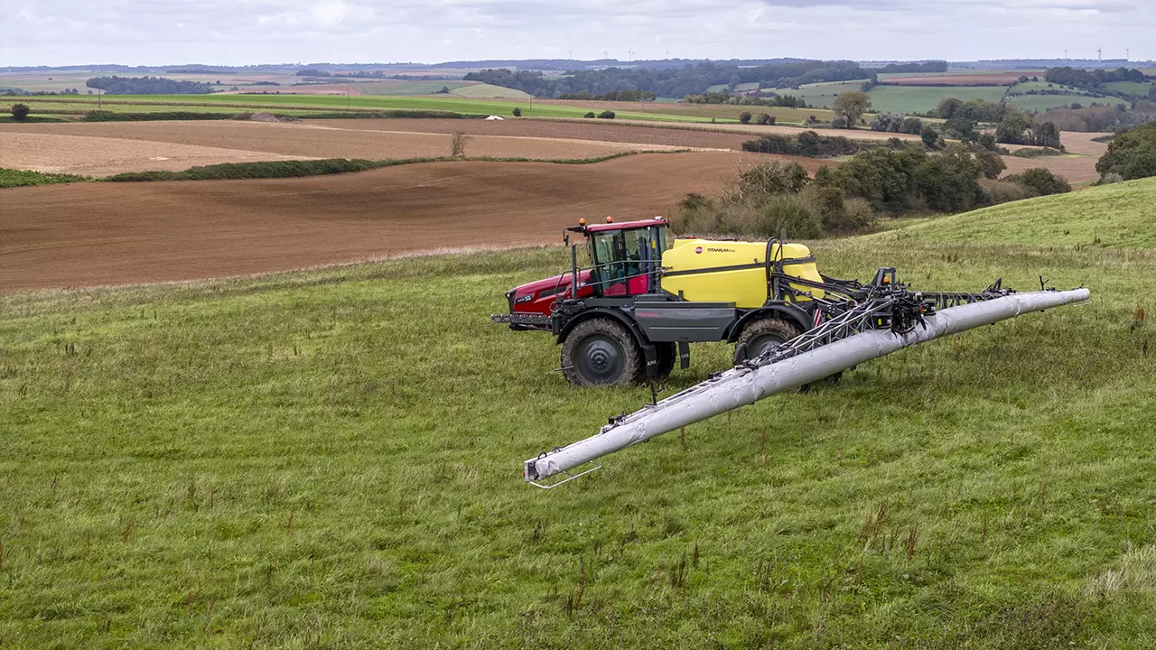 The Hardi range of self-propelled sprayers extend up to 5,100L in capacity and are powered by Deutz engines