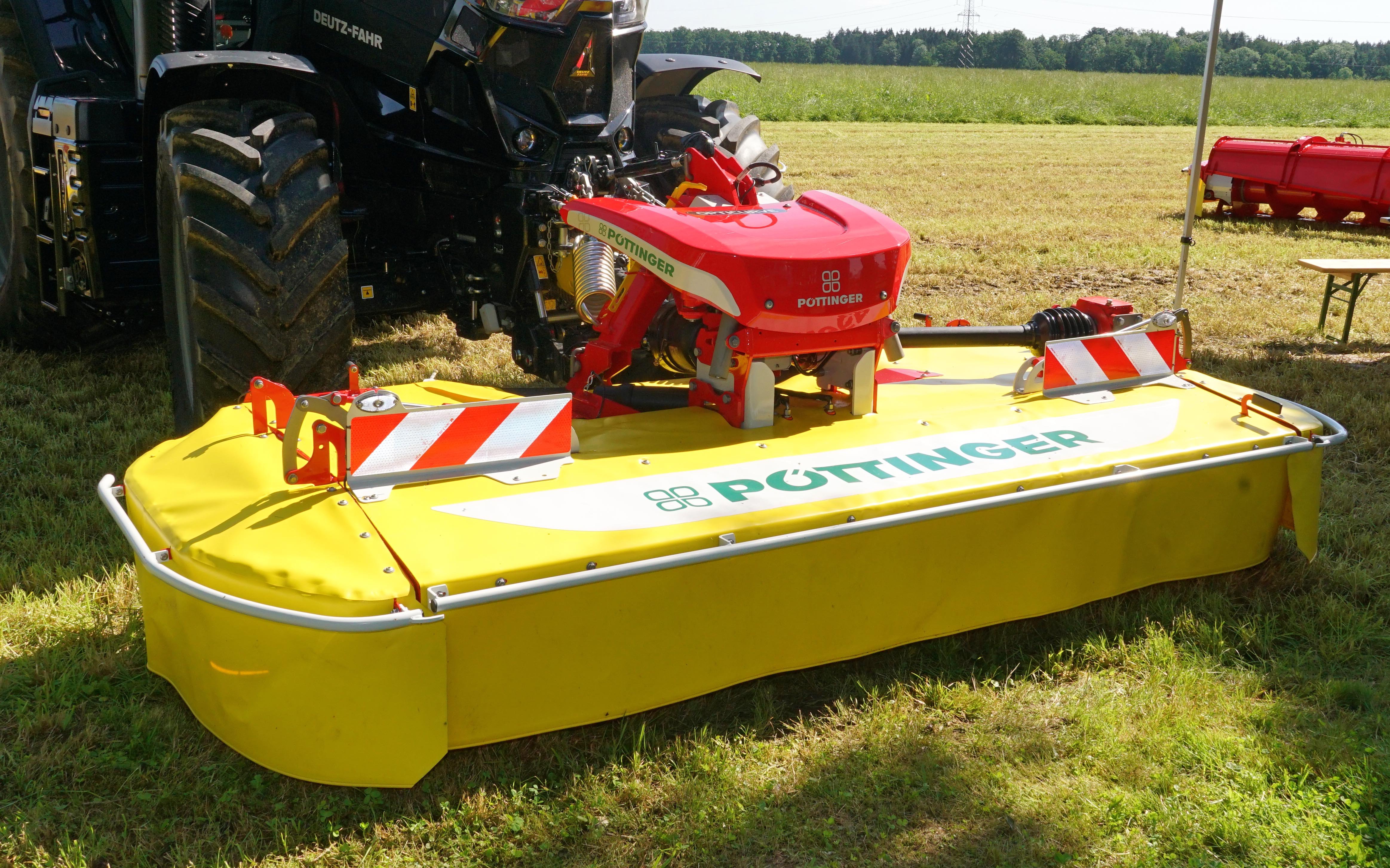 The Novacat Opticurve is still a push type mower which is said to work well and saves weight