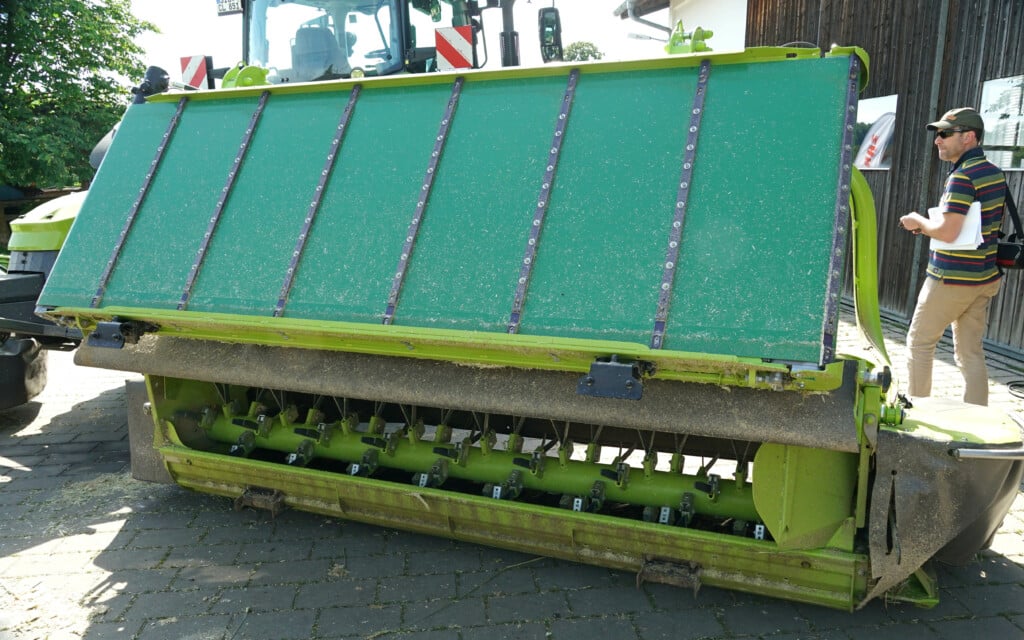 The grouper belt is driven by a new multi-fluted roller which the company claims reduce noise levels considerably