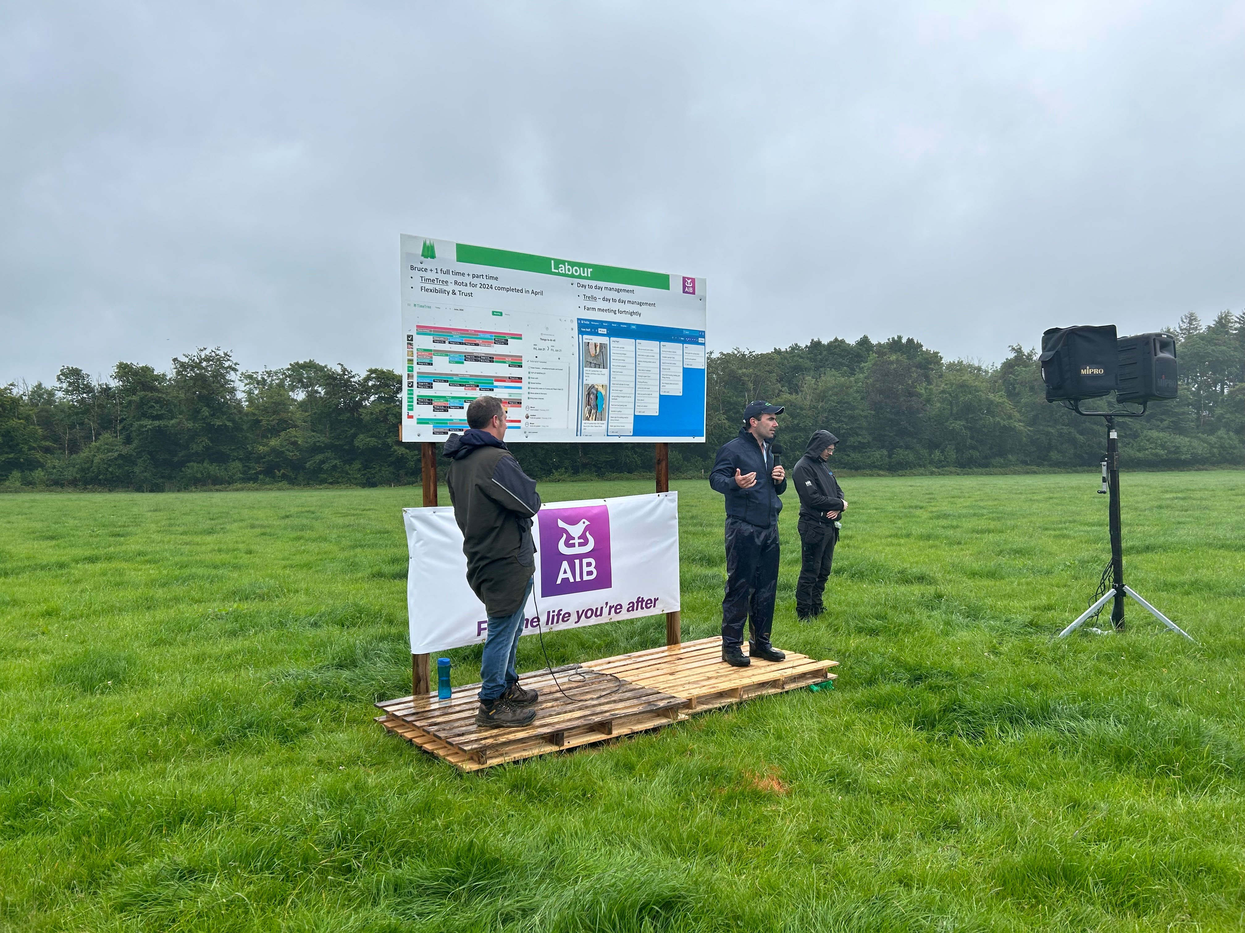 Bruce Thompson and Teagasc researcher Mike Egan