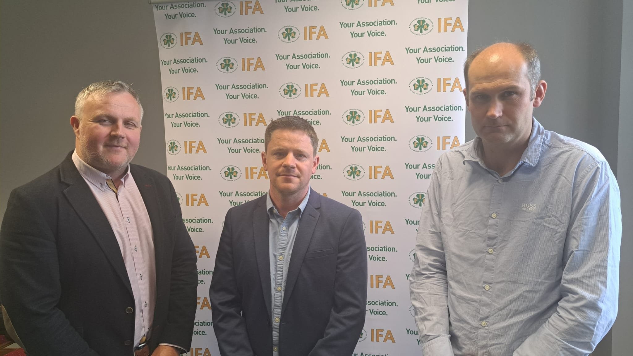 Outgoing liquid milk chair, Keith O'Boyle with the new chair Henry Dunne and the new vice-chair Mervyn Helen. Source: IFA, X