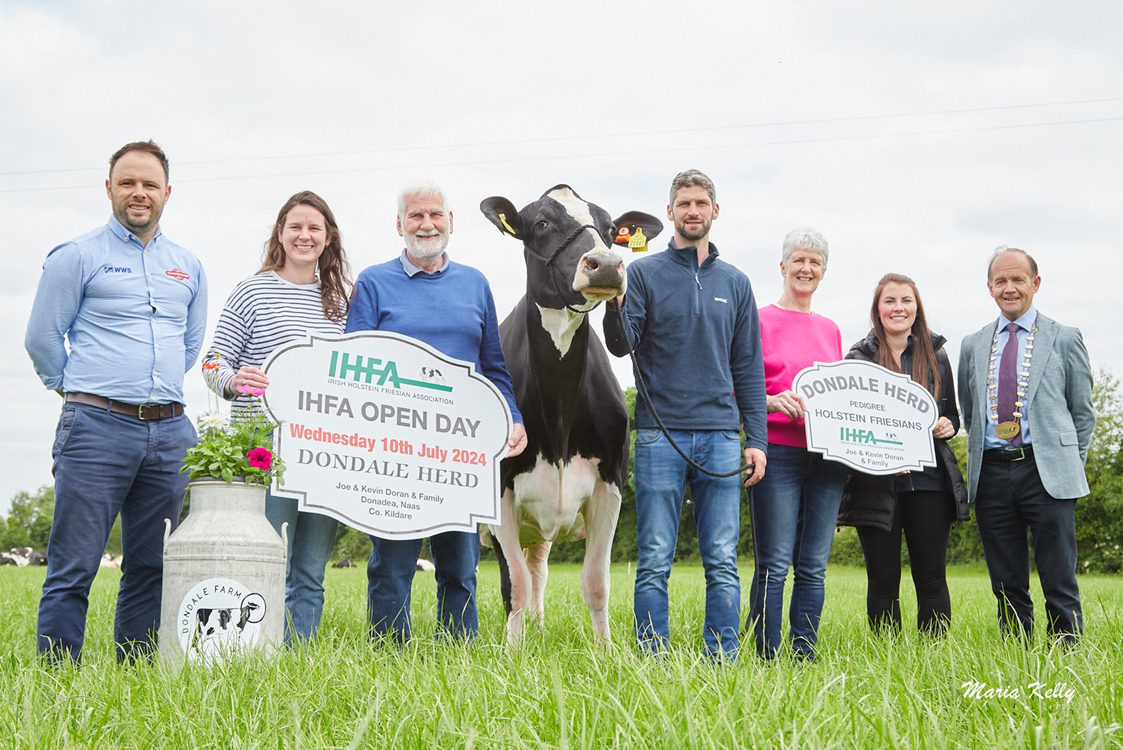 (L-r:) Managing director at WWS, Conor Morley; Marie Heneghan; Joe Doran; Kevin Doran; Bernie Doran; Megan Browne and IHFA president, John O'Sullivan