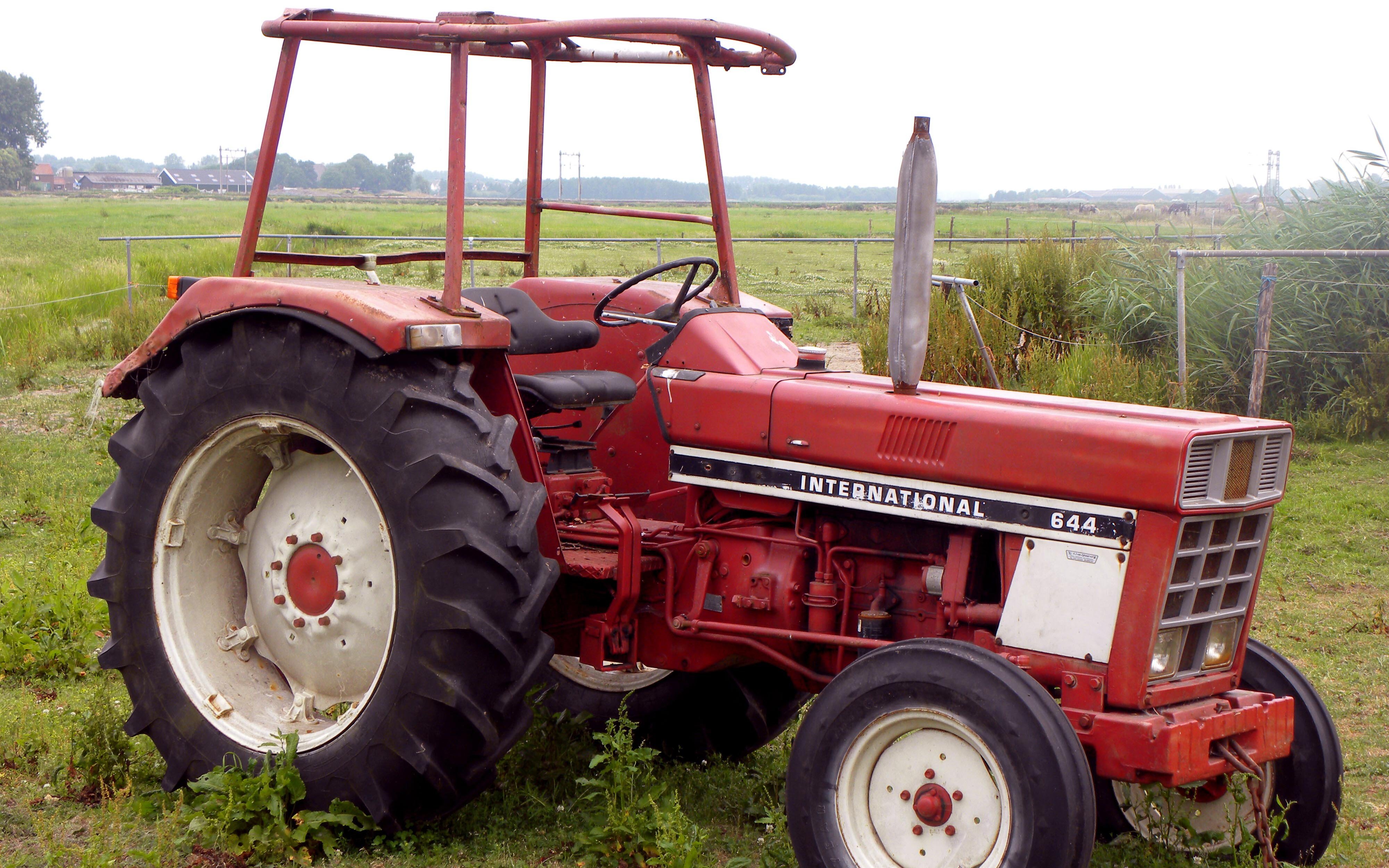 A Neuss built IH 644 with the square bonnet styling