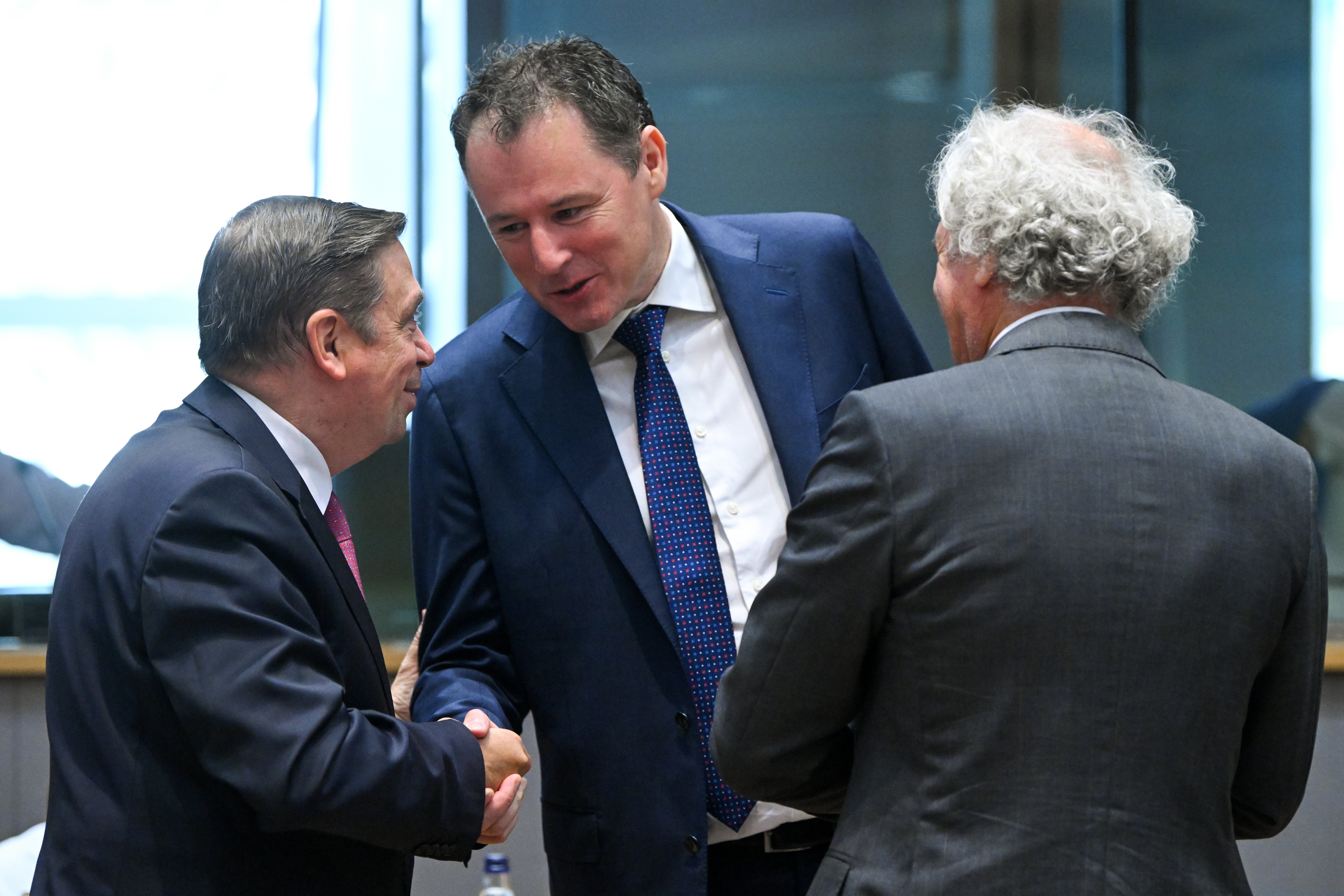 (L-R) Minister McConalogue, with Luis Planas Puchades, Minister for Agriculture, Fisheries and Food, Spain, at the Agricultural and Fisheries Council yesterday Source: European Union