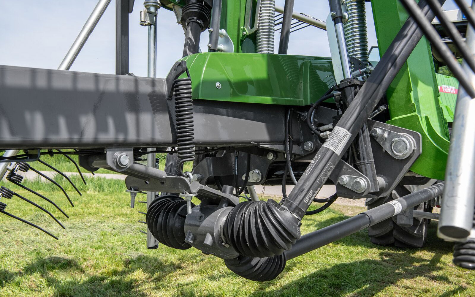 The straight main frame is said to have  low maintenance requirements