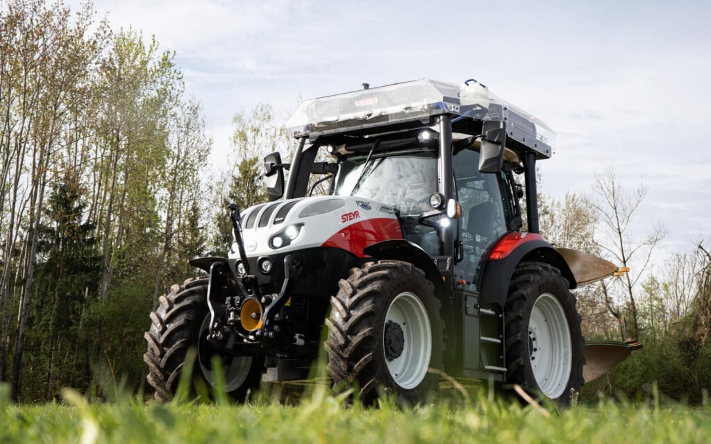 The tractor is still in the experimental stage and Steyr give no indication of when, or if, it will be available to buy