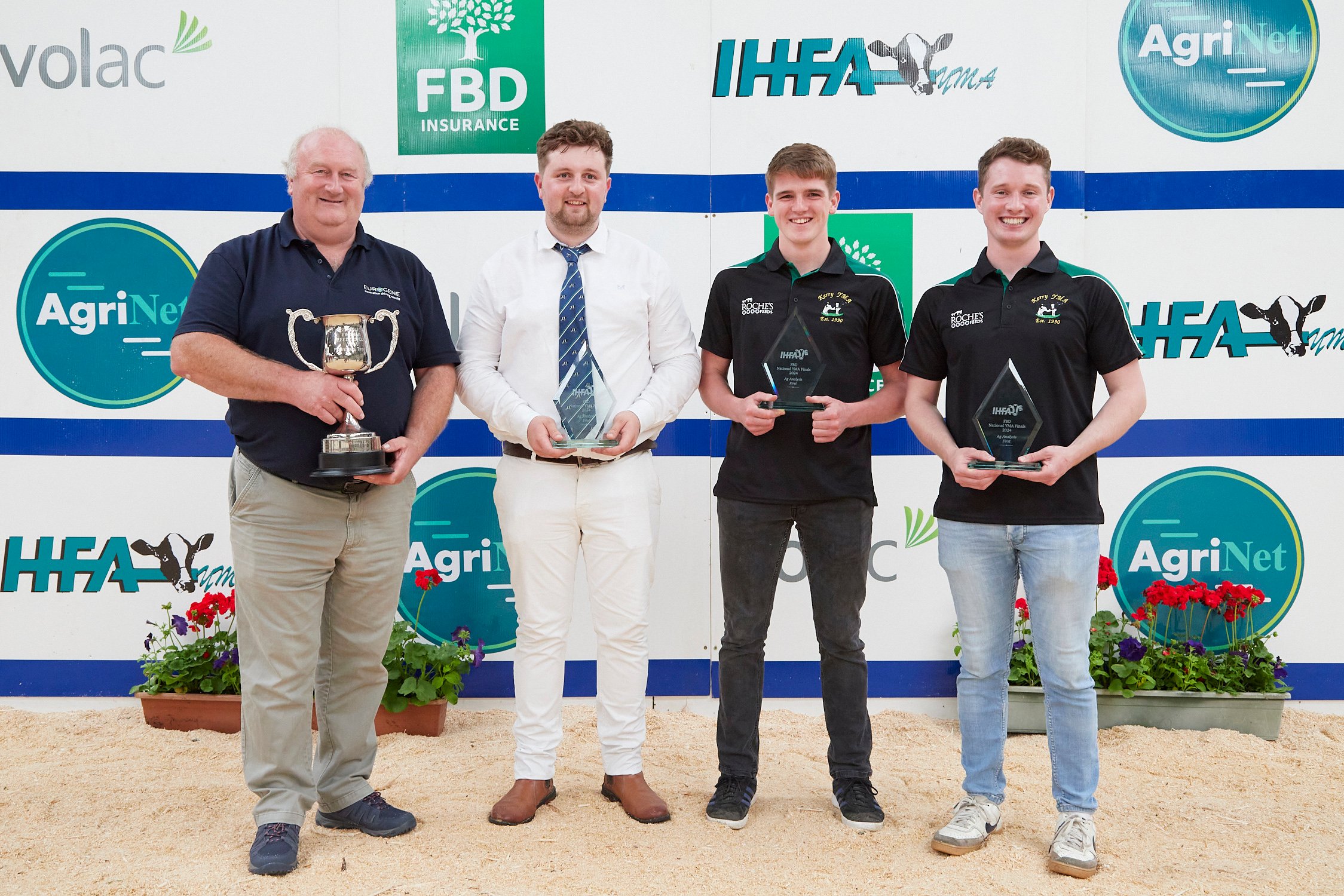 Eamon Coleman, Eurogene, judge and sponsor presents the ag analysis 1st place team with their award: Jack Walsh; Muiris Harty; Christopher Heffernan (Kerry) 1st Place. Source: Maria Kelly.
