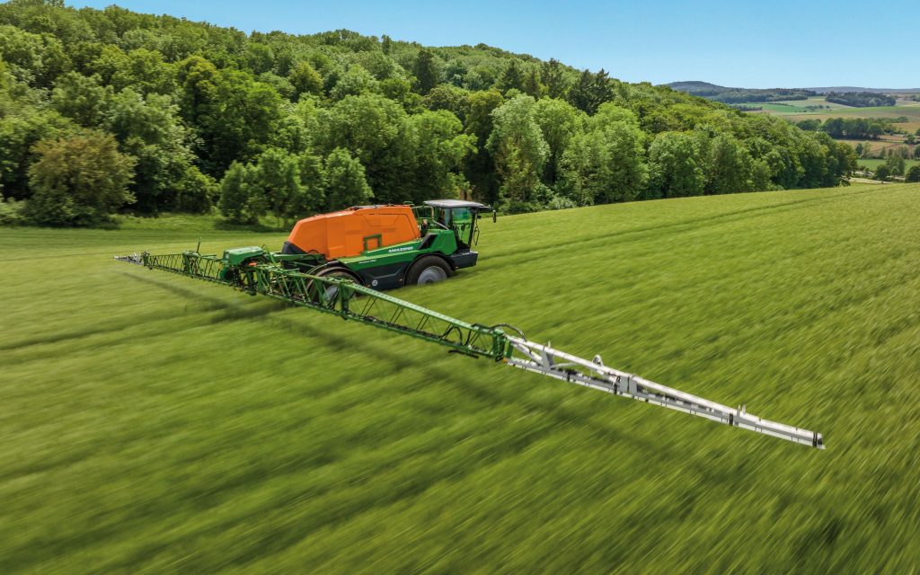 The Pantera 4504 self-propelled sprayer has a tank capacity of 4,500L