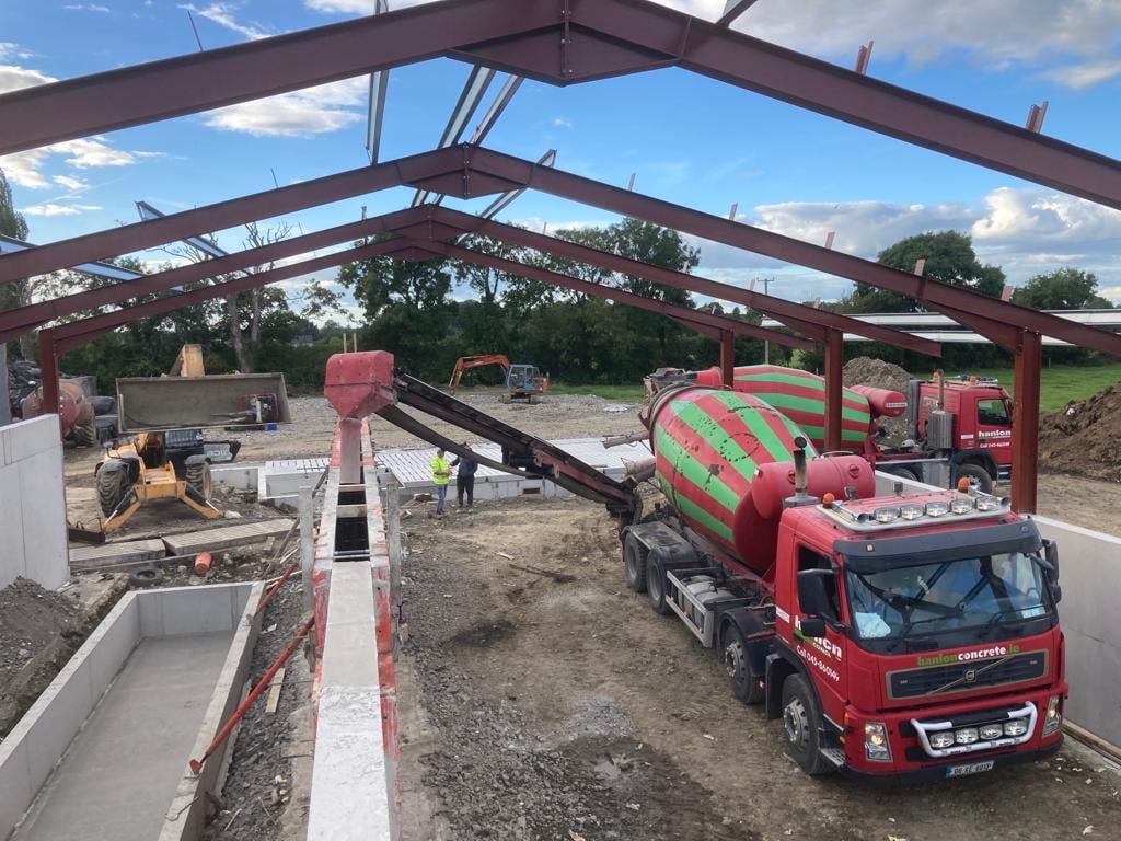 The building stage of the milking parlour