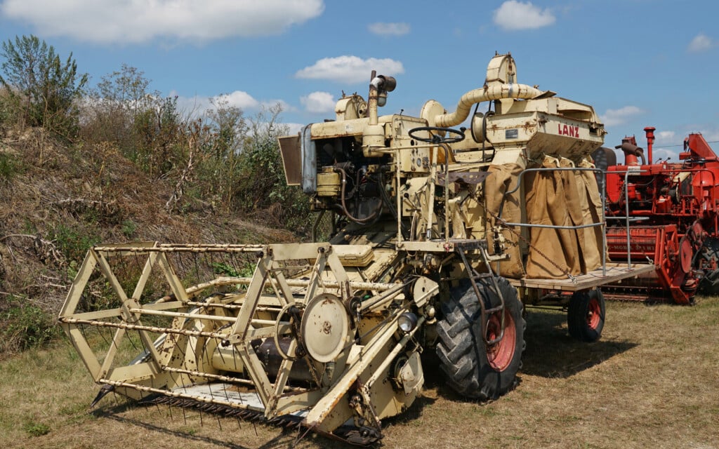 Lanz combines were functional but the aesthetics did not match the American competition of the same era