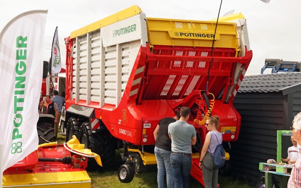 The Pottinger Jumbo 5340 on the BMS stand is a scaled back version of the company's more sophisticated forage wagons