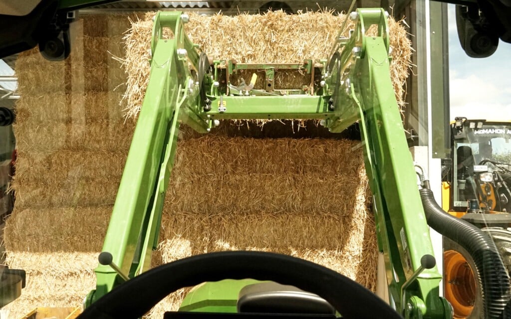 Forward vision is excellent through the opening windscreen