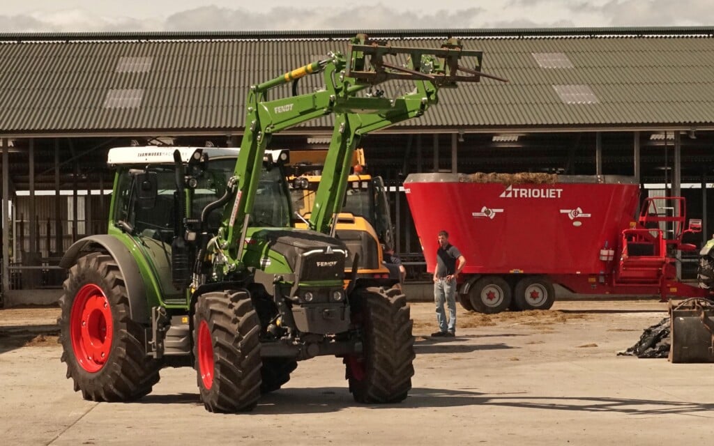 There are thousands of smaller Fendts in service on the continent; the company believes that they look just as at home in Ireland